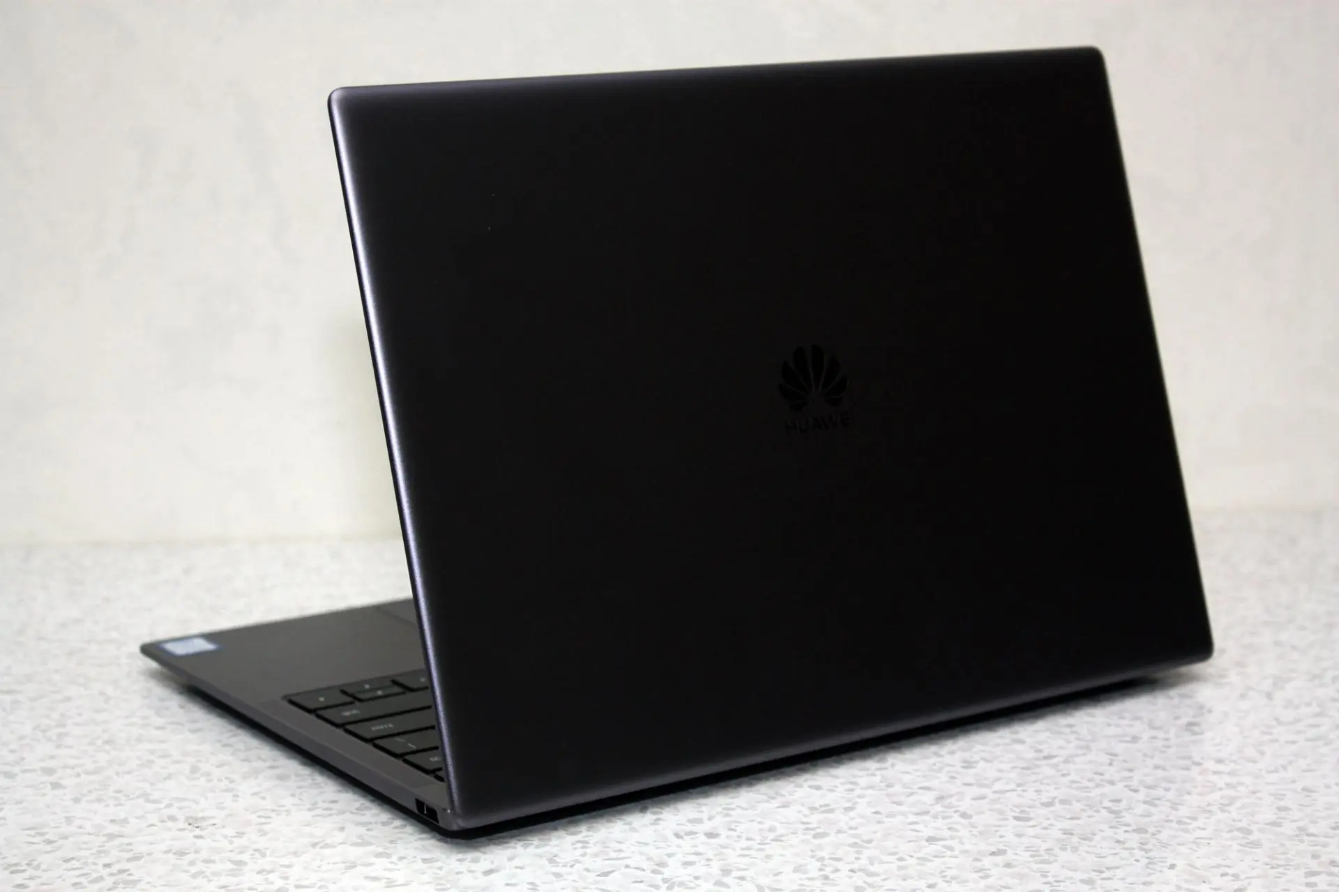 Обзор ультрабука Huawei Matebook X Pro (Mach-W19C)