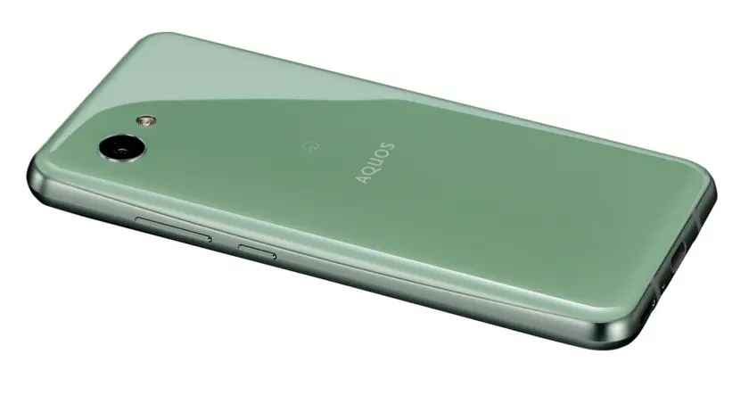 Один из самых странных смартфонов 2018 года — Sharp Aquos R2 Compact