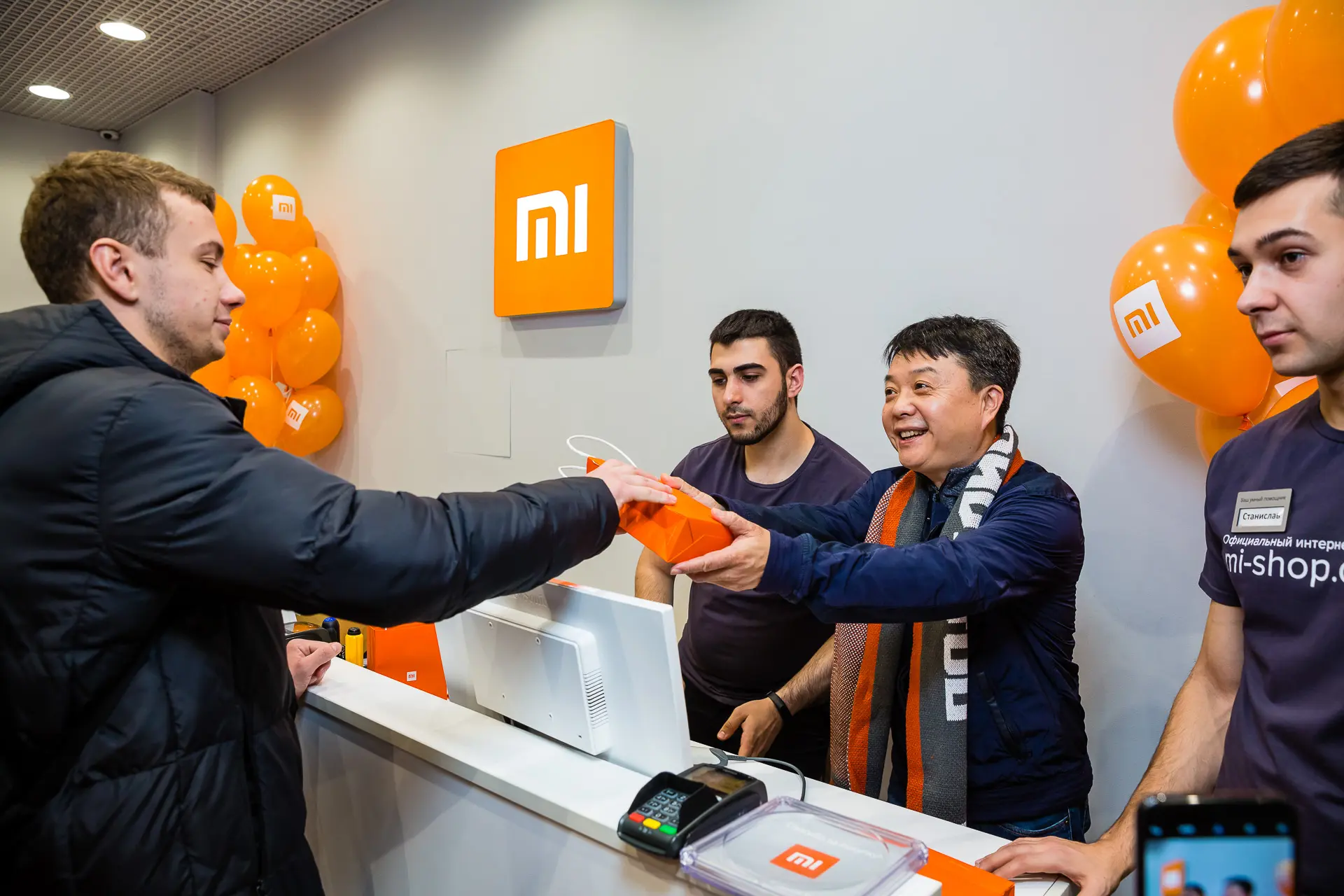 В магазинах Mi Store обслужили уже более 10 миллионов посетителей