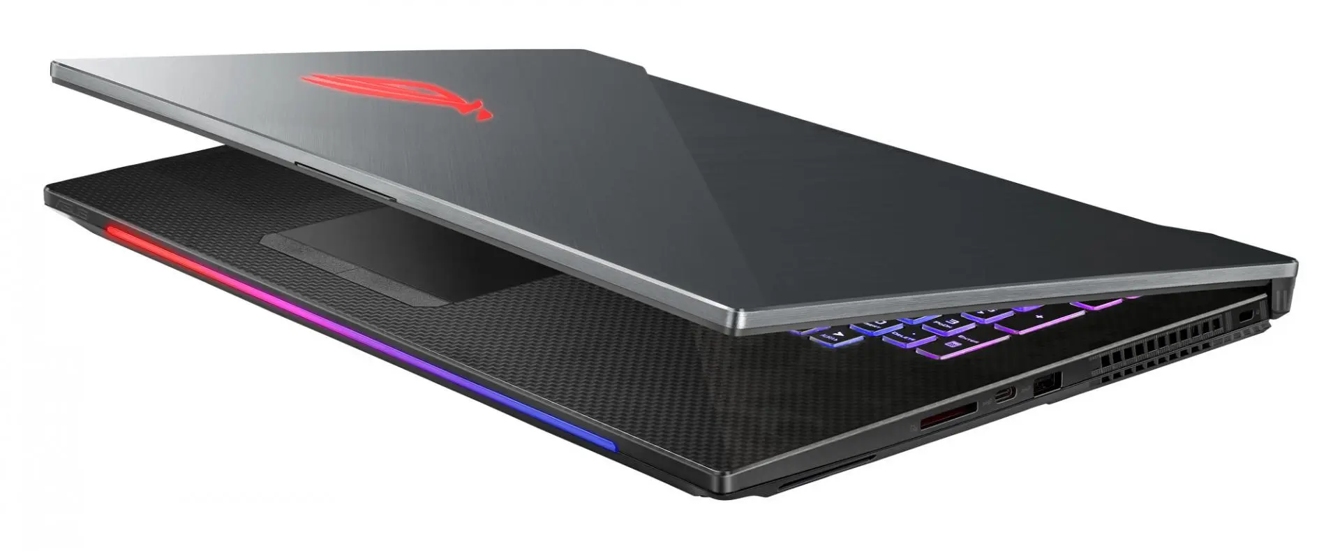 Asus Strix SCAR II (GL704) — игровой ноутбук с ультрабыстрым экраном