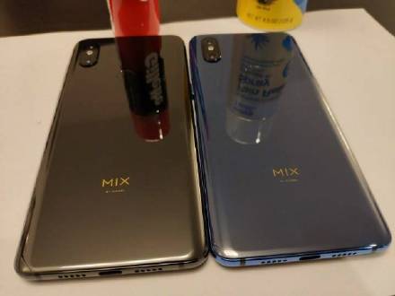 Xiaomi Mi Mix 3 всё же будет слайдером. Получит 10 Гб оперативной памяти