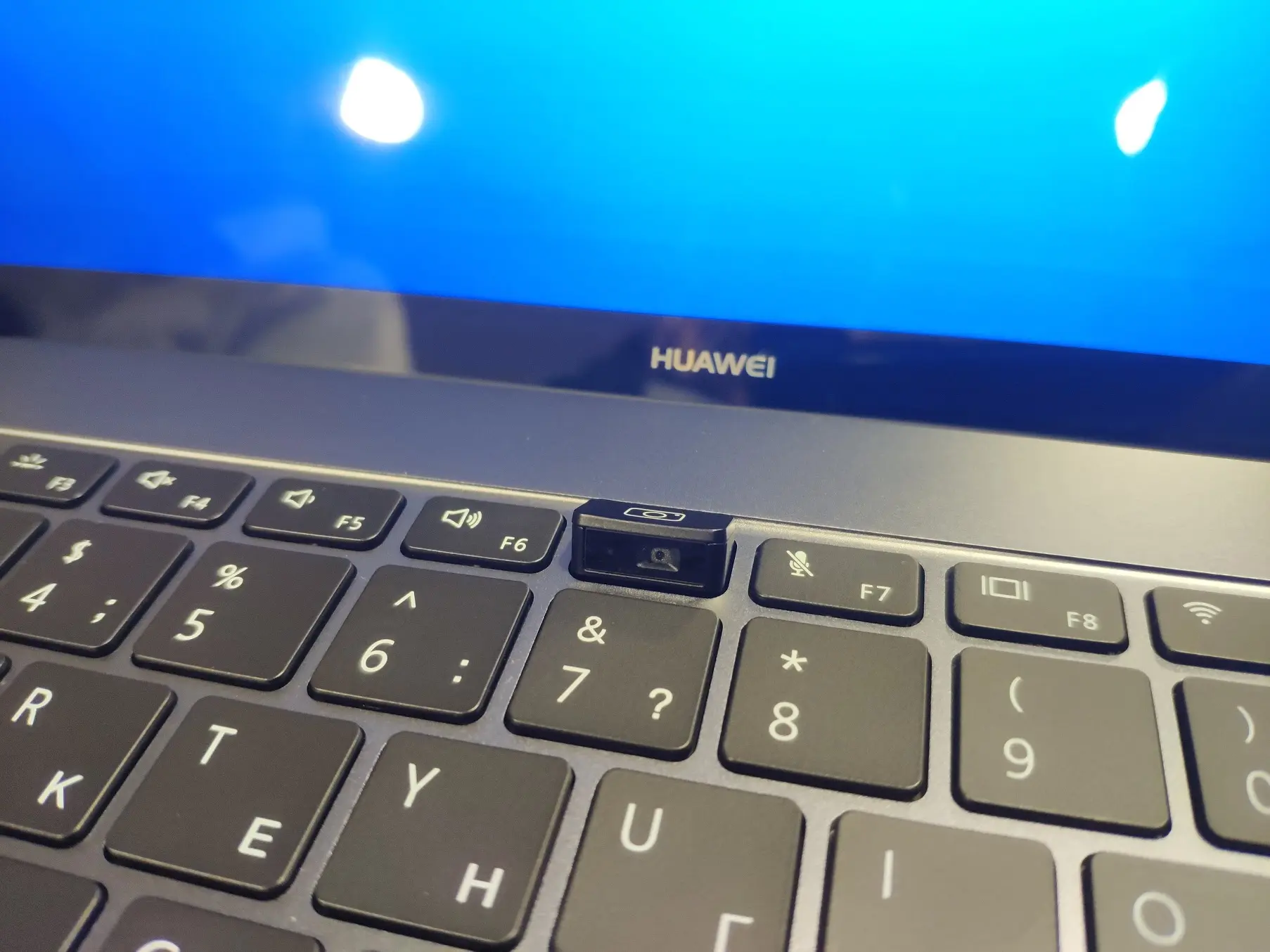 Huawei показала MateBook X Pro и обещает подарки за его покупку