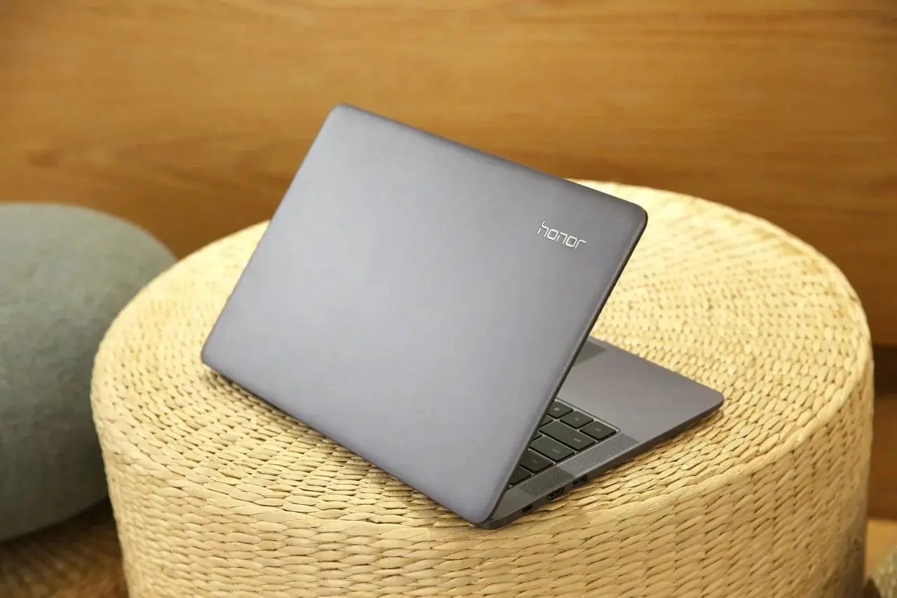 Honor добралась до ноутбуков. Встречайте HONOR MagicBook (VLT-W50)