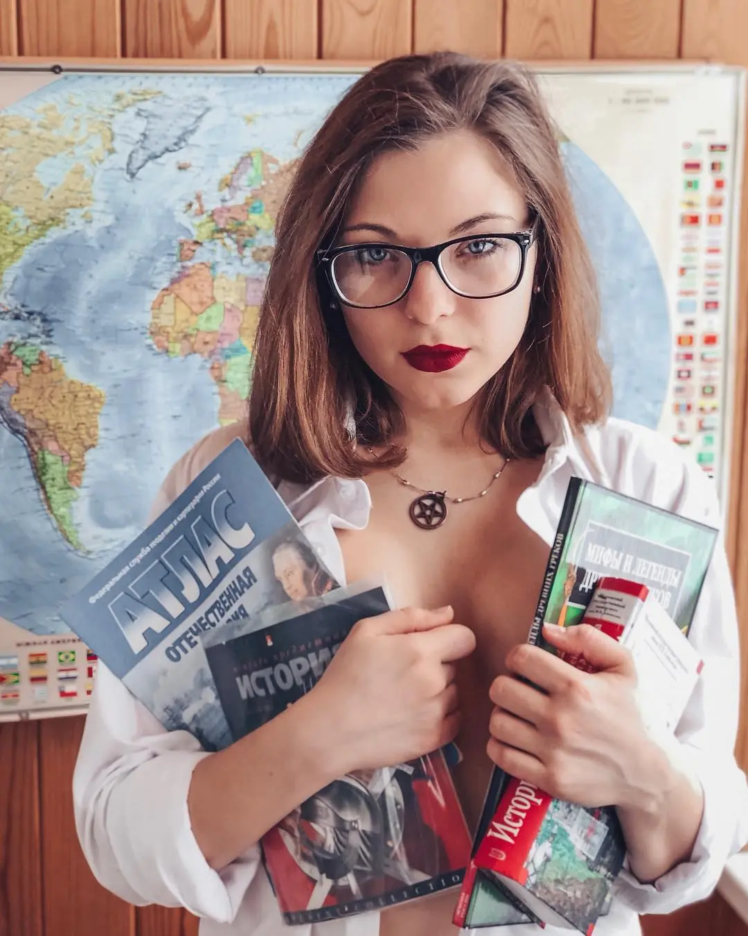 Протестный флешмоб #учителятожелюди запустили в Instagram