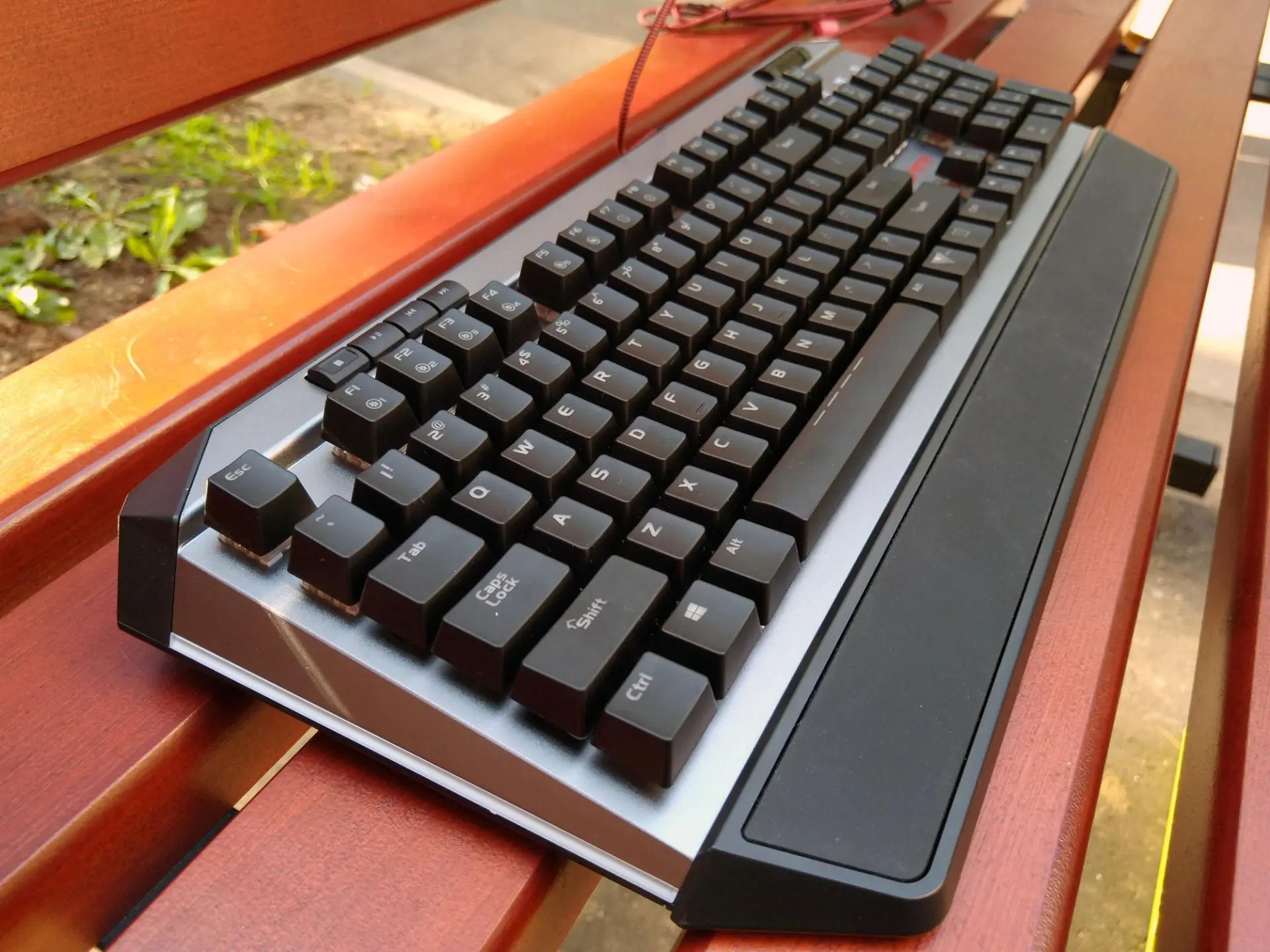 Обзор игровой клавиатуры Patriot Memory Viper V765