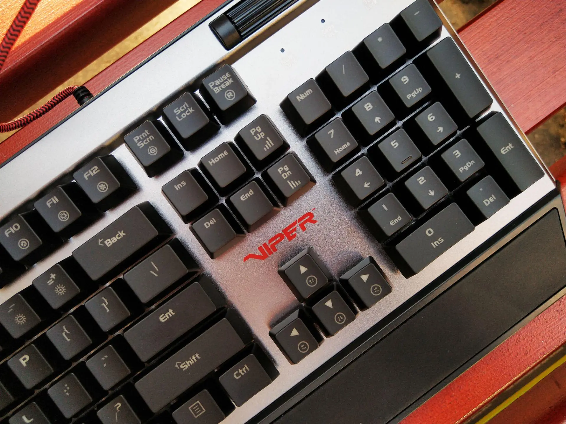 Обзор игровой клавиатуры Patriot Memory Viper V765