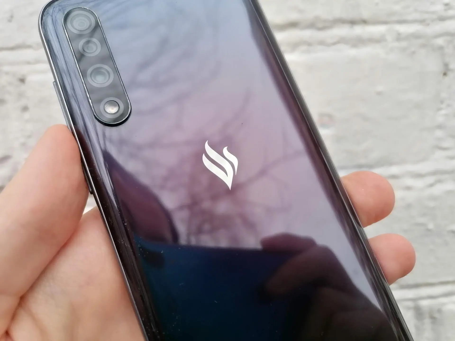 Смартфон Vsmart Live попал в десятку самых мощных устройств ноября в рейтинге AnTuTu