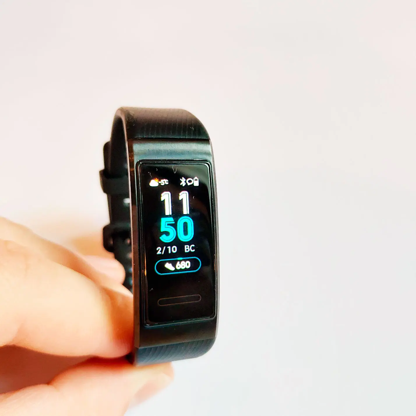 Обзор фитнес-браслета Huawei Band 3 Pro с цветным экраном