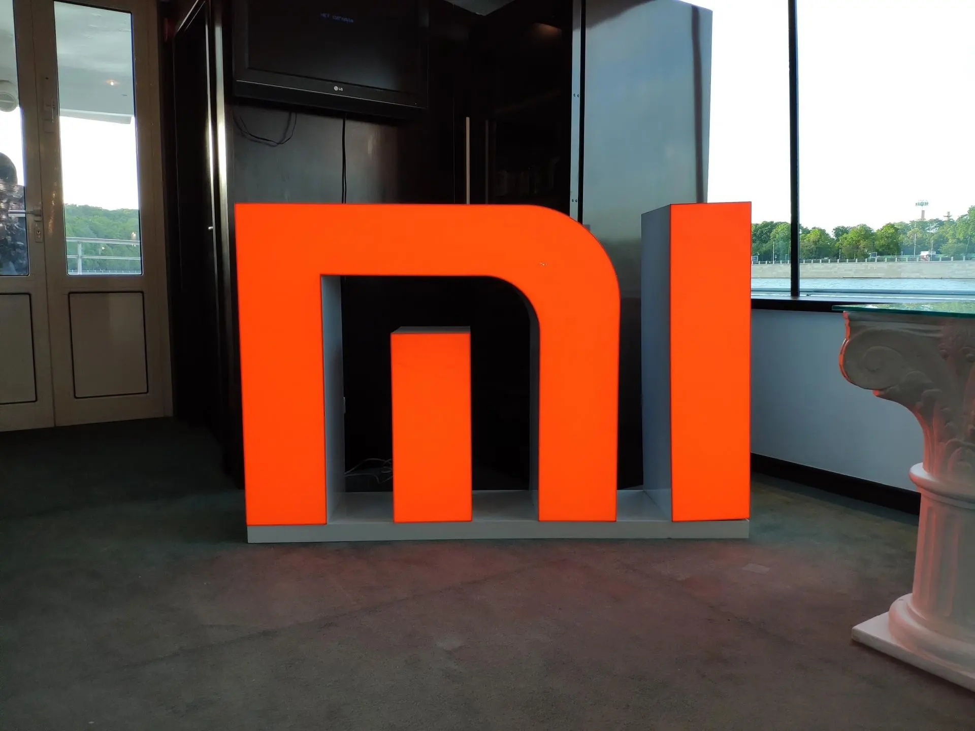 Скидки всем: Xiaomi объявила снижение цен на смартфоны