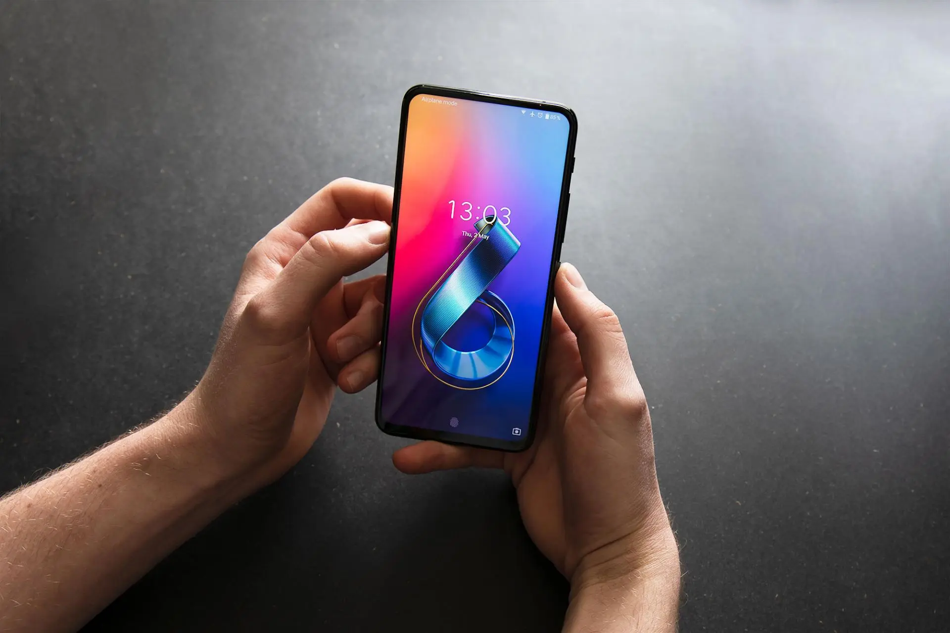 Asus Zenfone 6 готовится навести шорох на рынке смартфонов