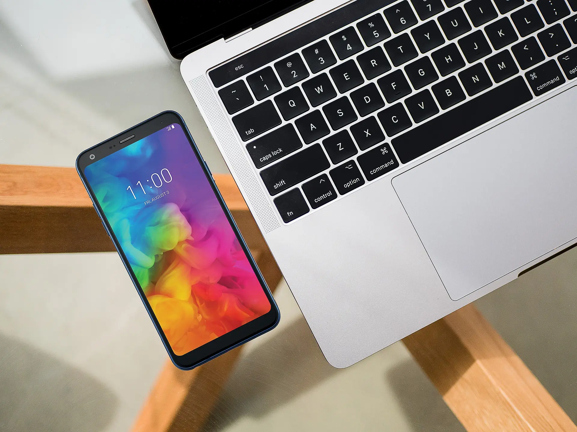 10 самых мощных смартфонов октября