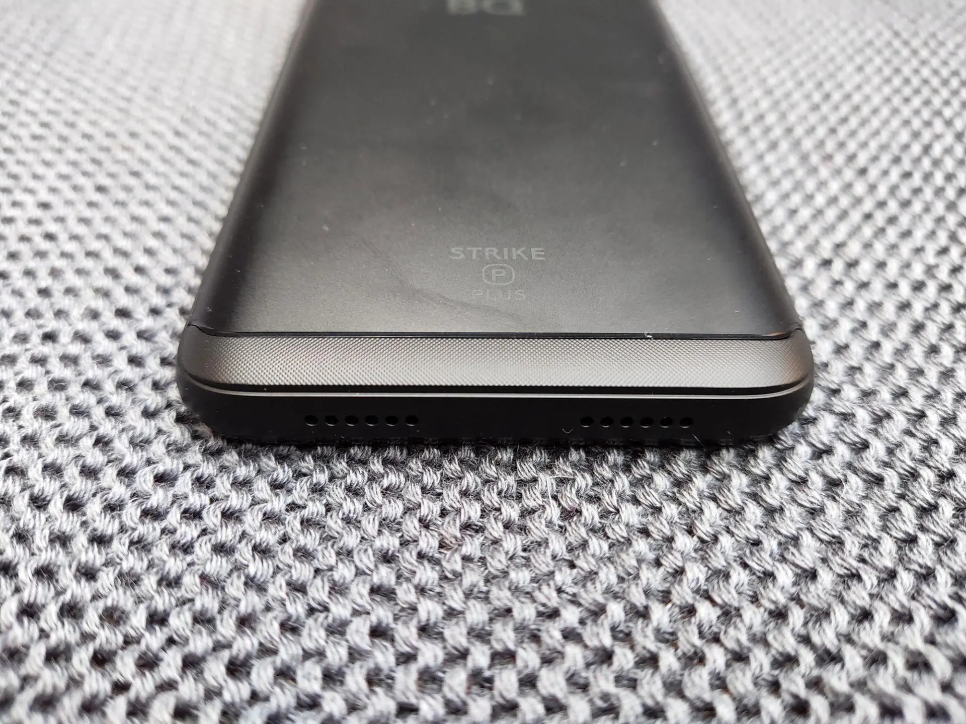 Обзор смартфона BQ Strike Power Plus (BQ-5535L)