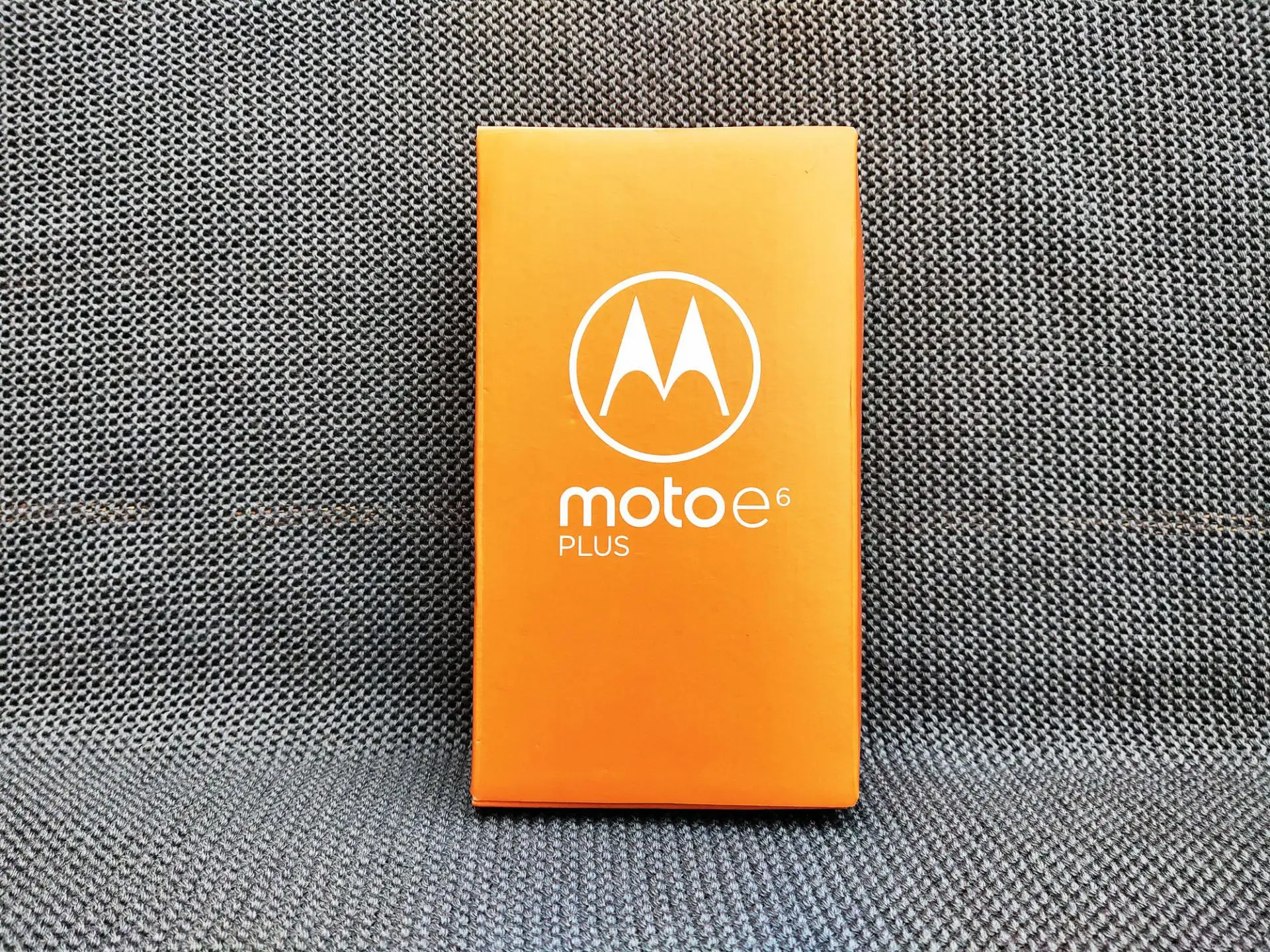 Обзор смартфона Motorola Moto E6 Plus