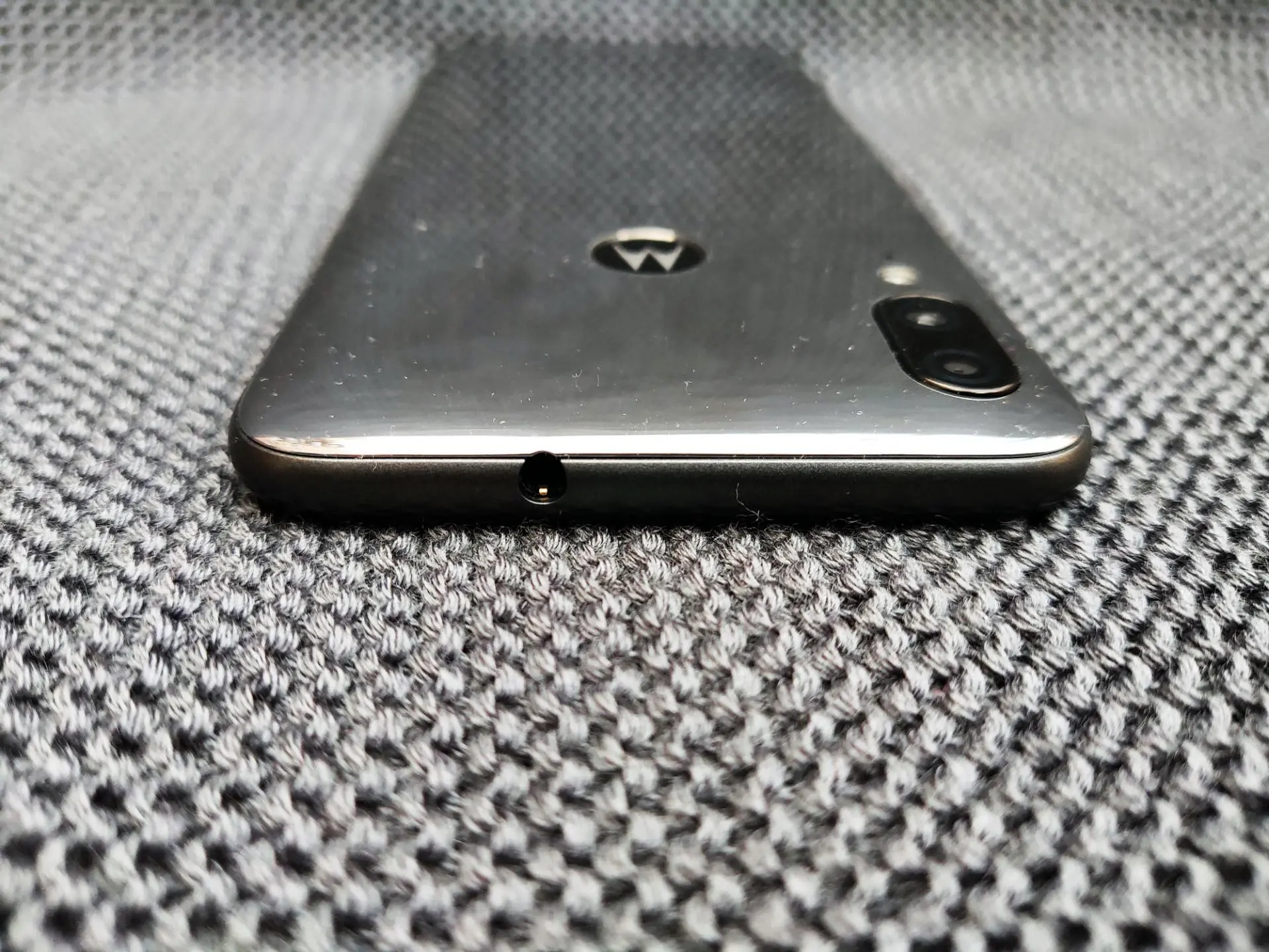 Обзор смартфона Motorola Moto E6 Plus