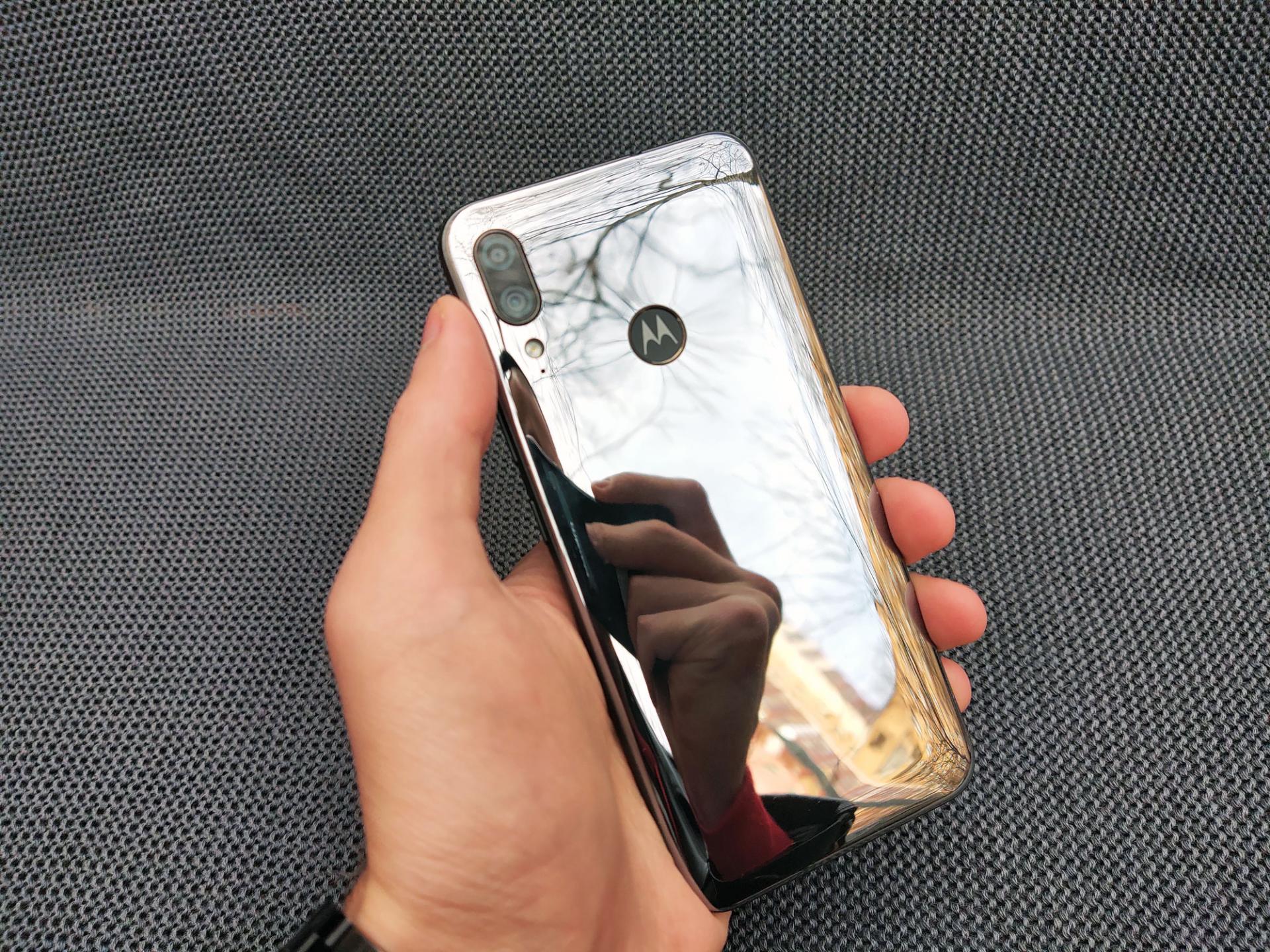 Обзор смартфона Motorola Moto E6 Plus