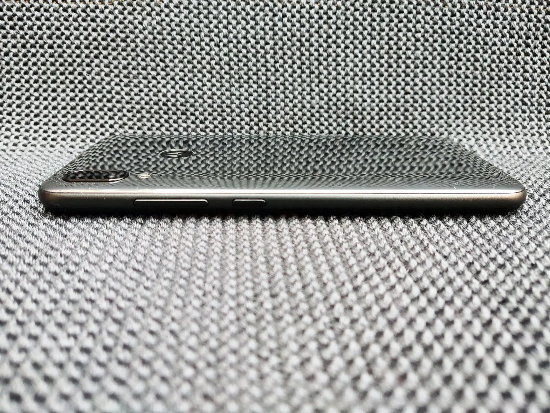 Обзор смартфона Motorola Moto E6 Plus