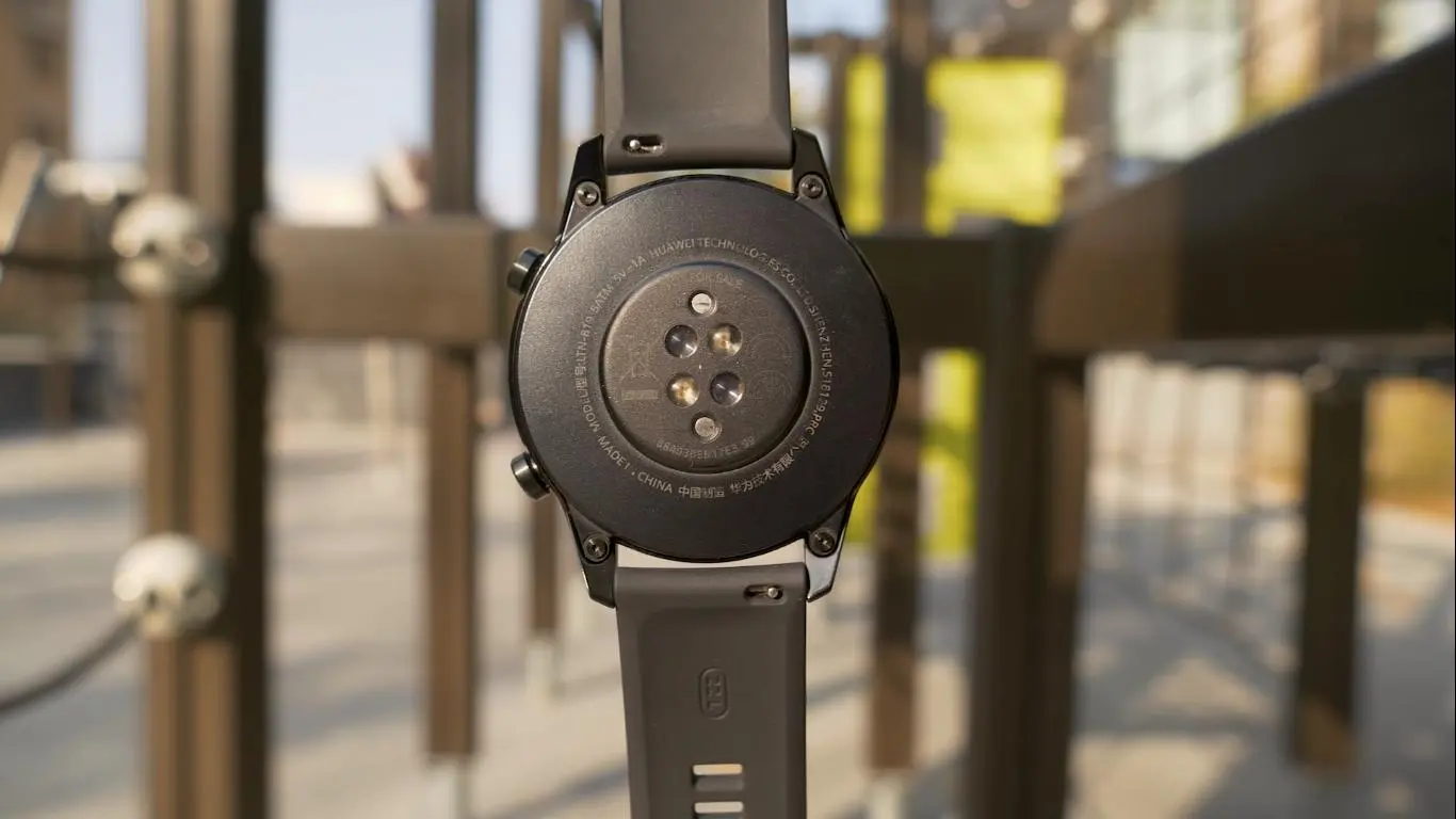 Полный обзор Huawei Watch GT 2 и сравнение с Amazfit GTR