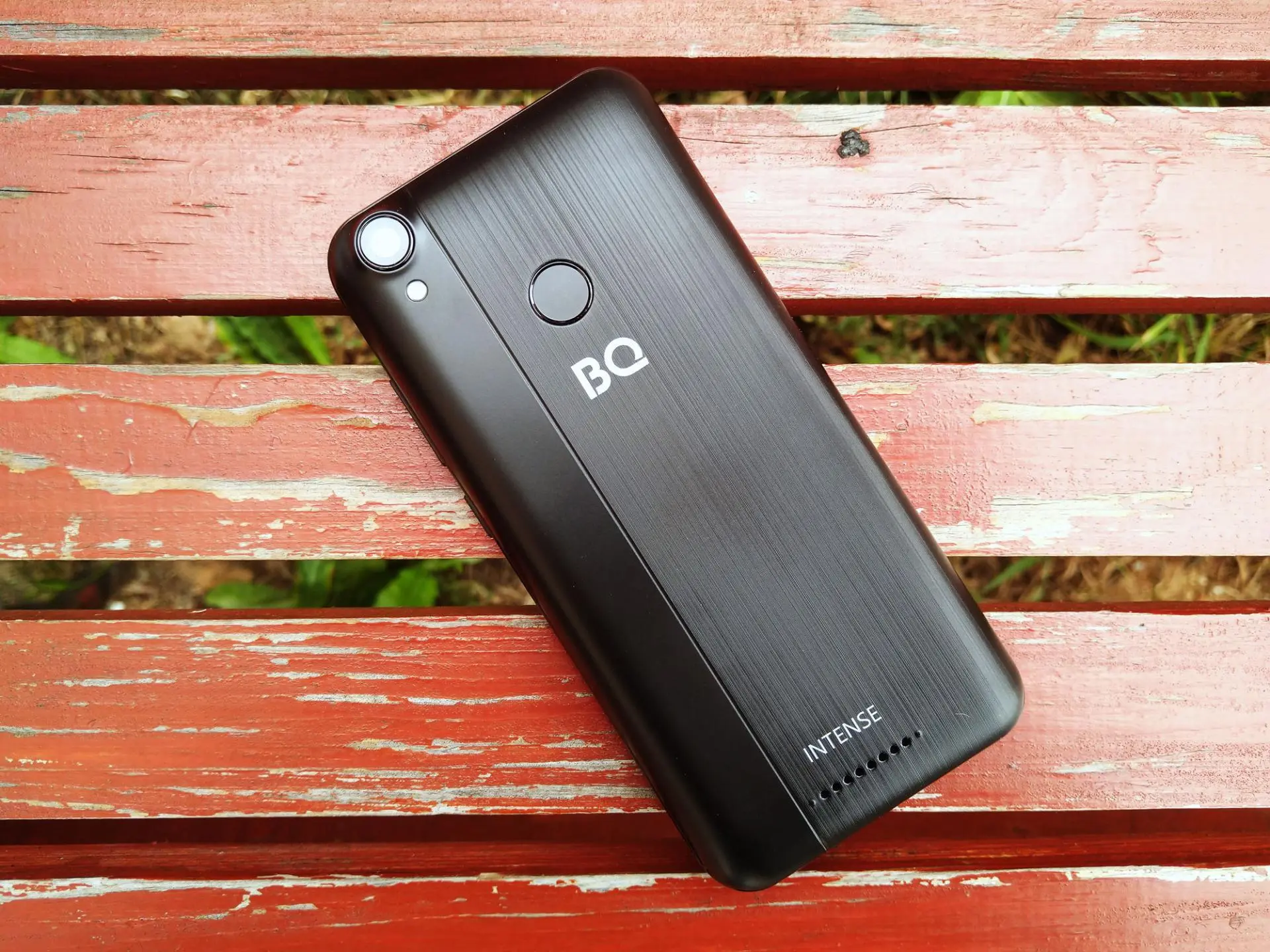 Обзор смартфона с большой батареей BQ Intense 5530L