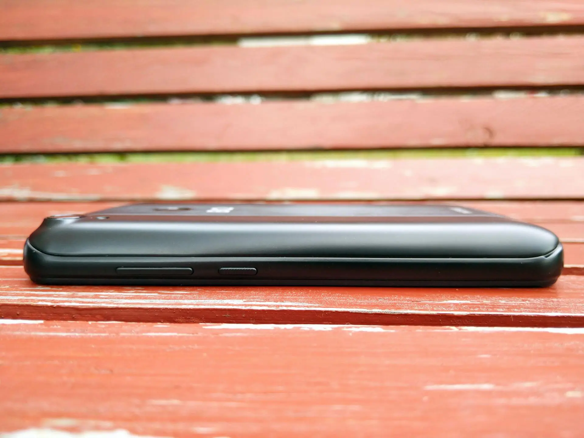 Обзор смартфона с большой батареей BQ Intense 5530L