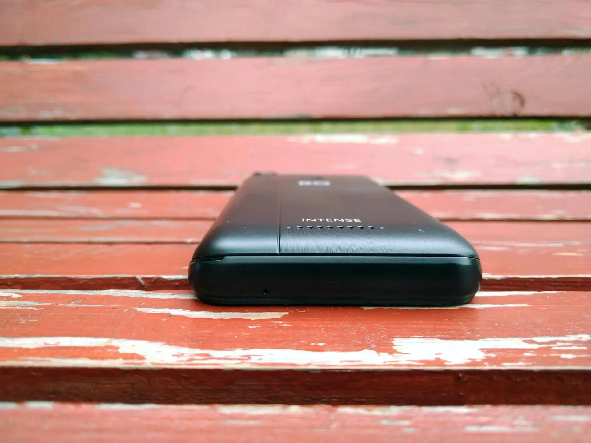 Обзор смартфона с большой батареей BQ Intense 5530L