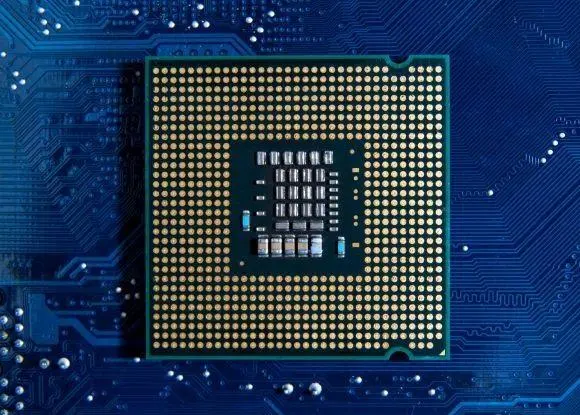 Intel Core i5-10600 рвёт AMD Ryzen 5 3600 в бенчмарке