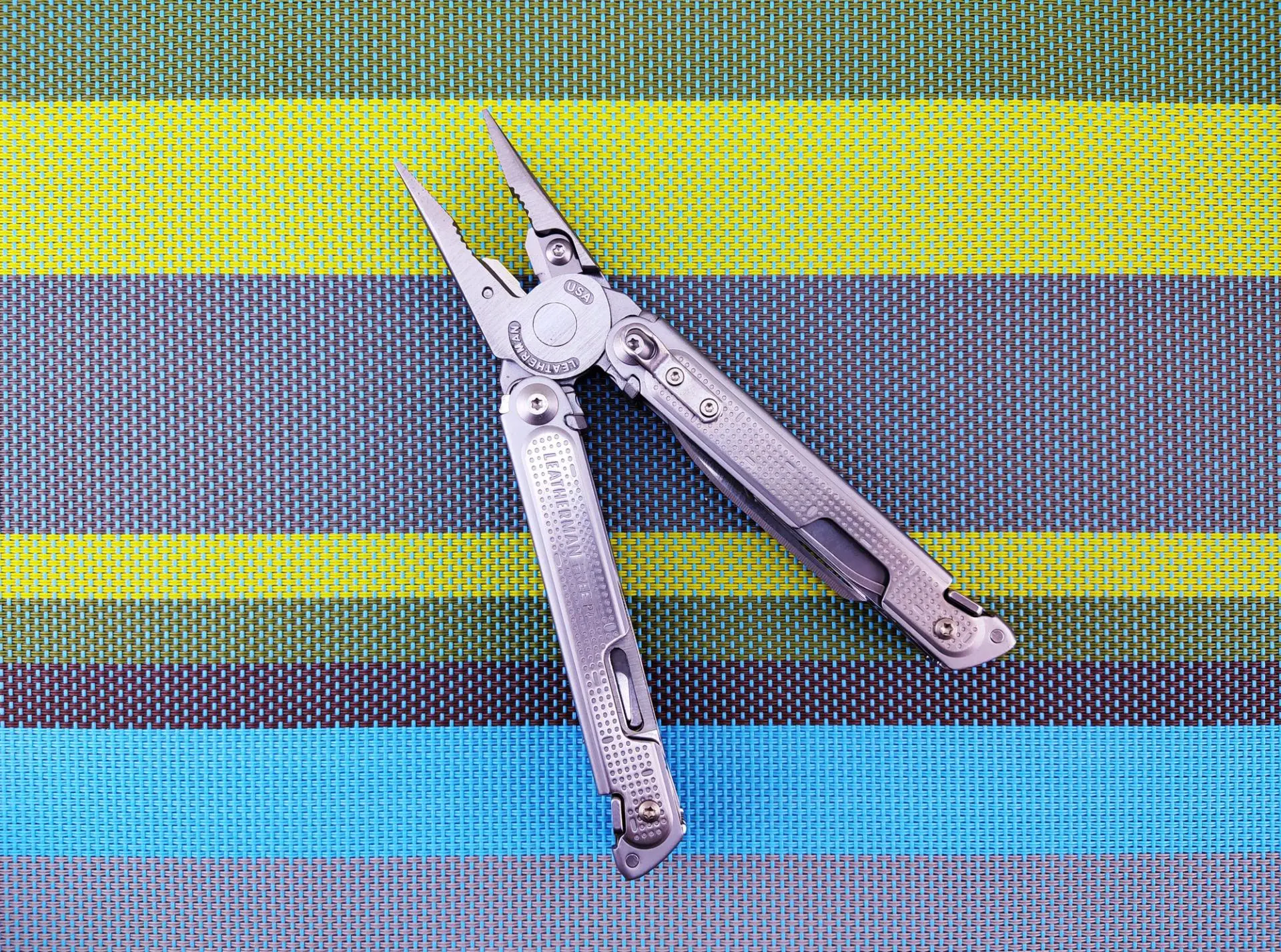 Тест-драйв мультитула Leatherman Free P4