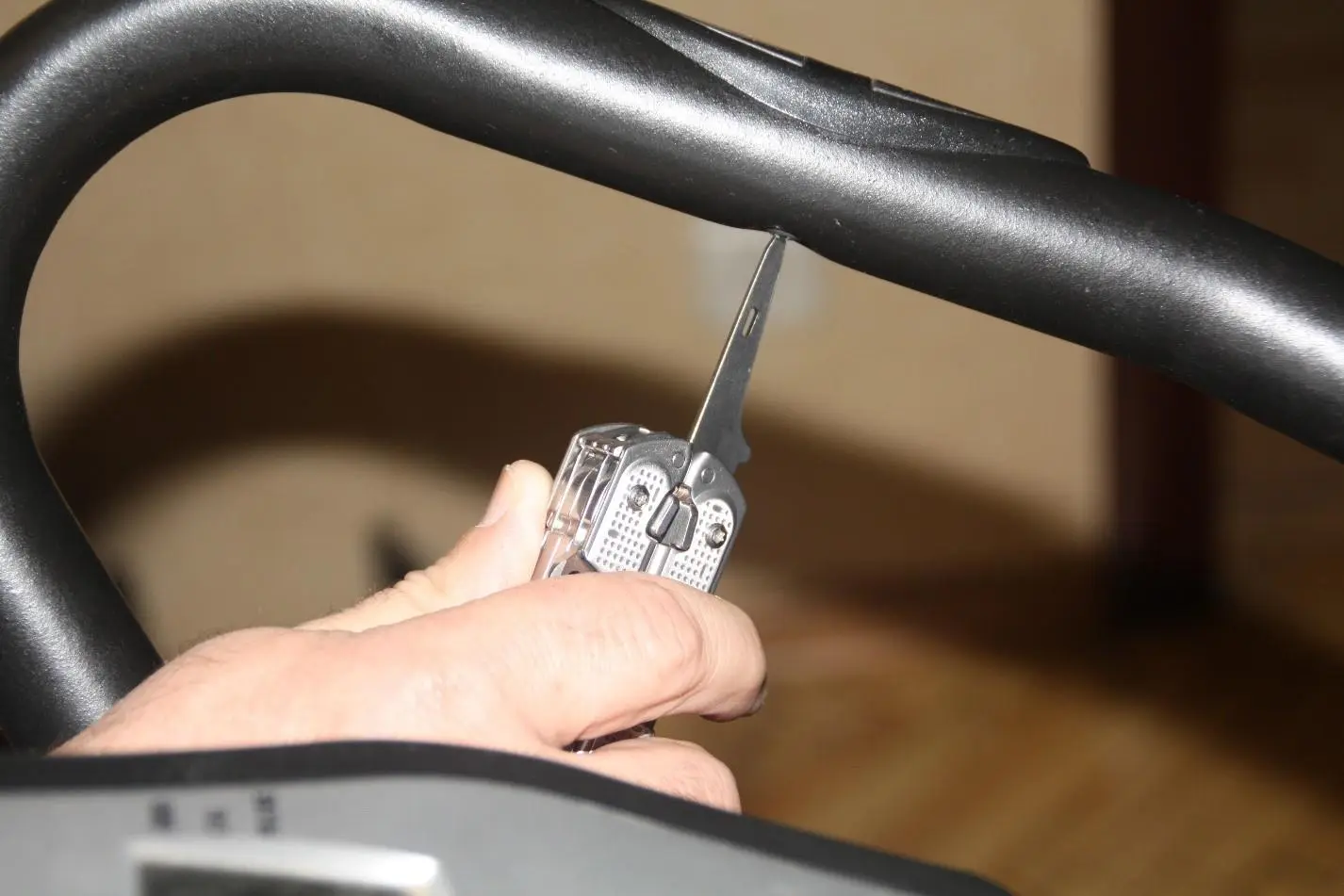 Тест-драйв мультитула Leatherman Free P4