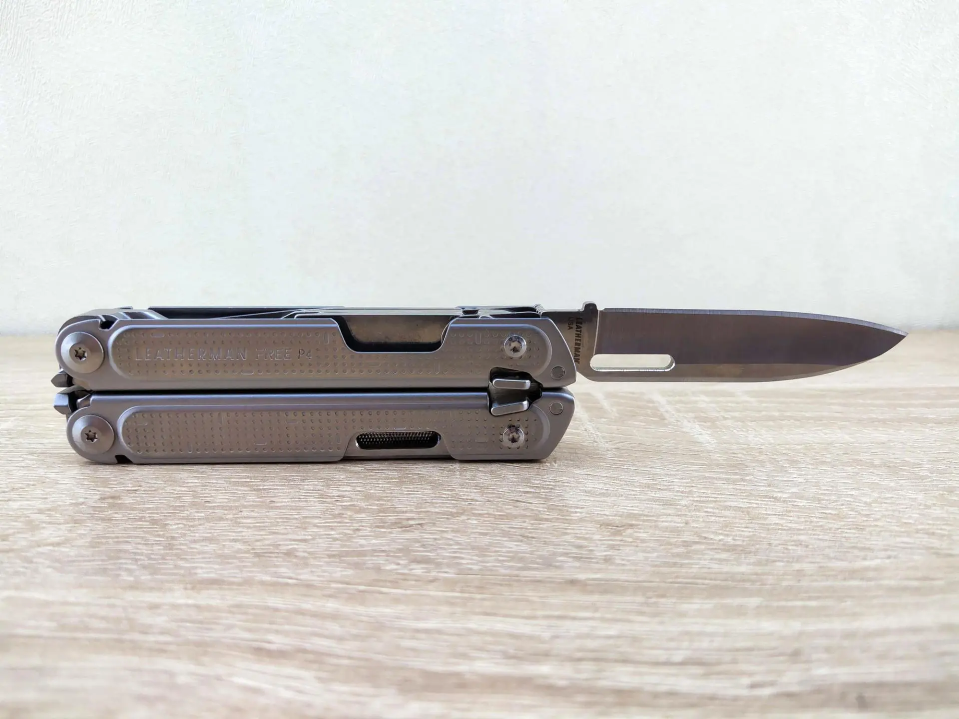 Тест-драйв мультитула Leatherman Free P4