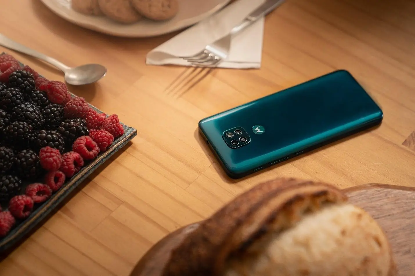 Motorola доросла уже до Moto G9 Play