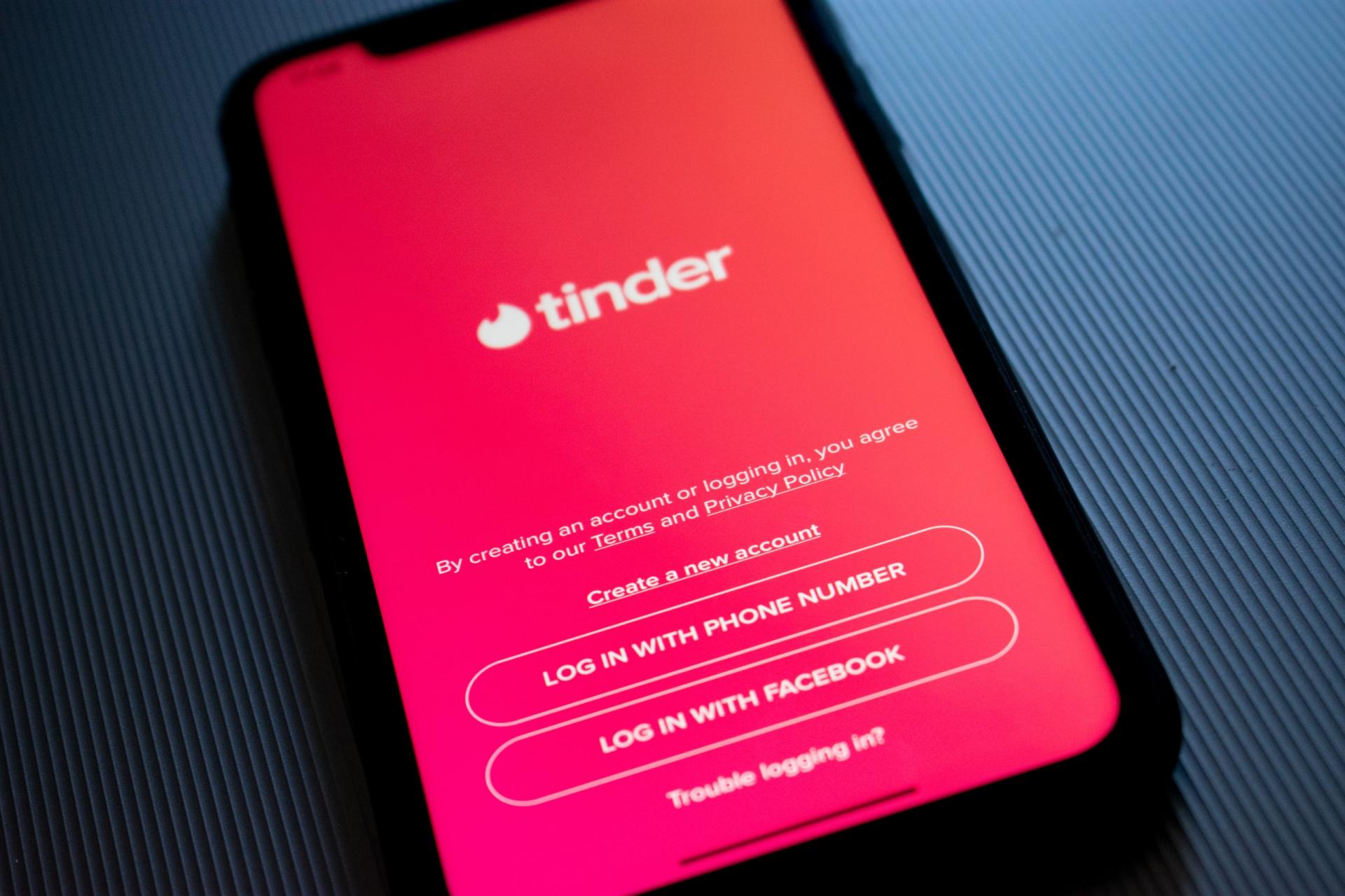 Tinder Plus на полгода можно получить бесплатно, если у вас Huawei или Honor