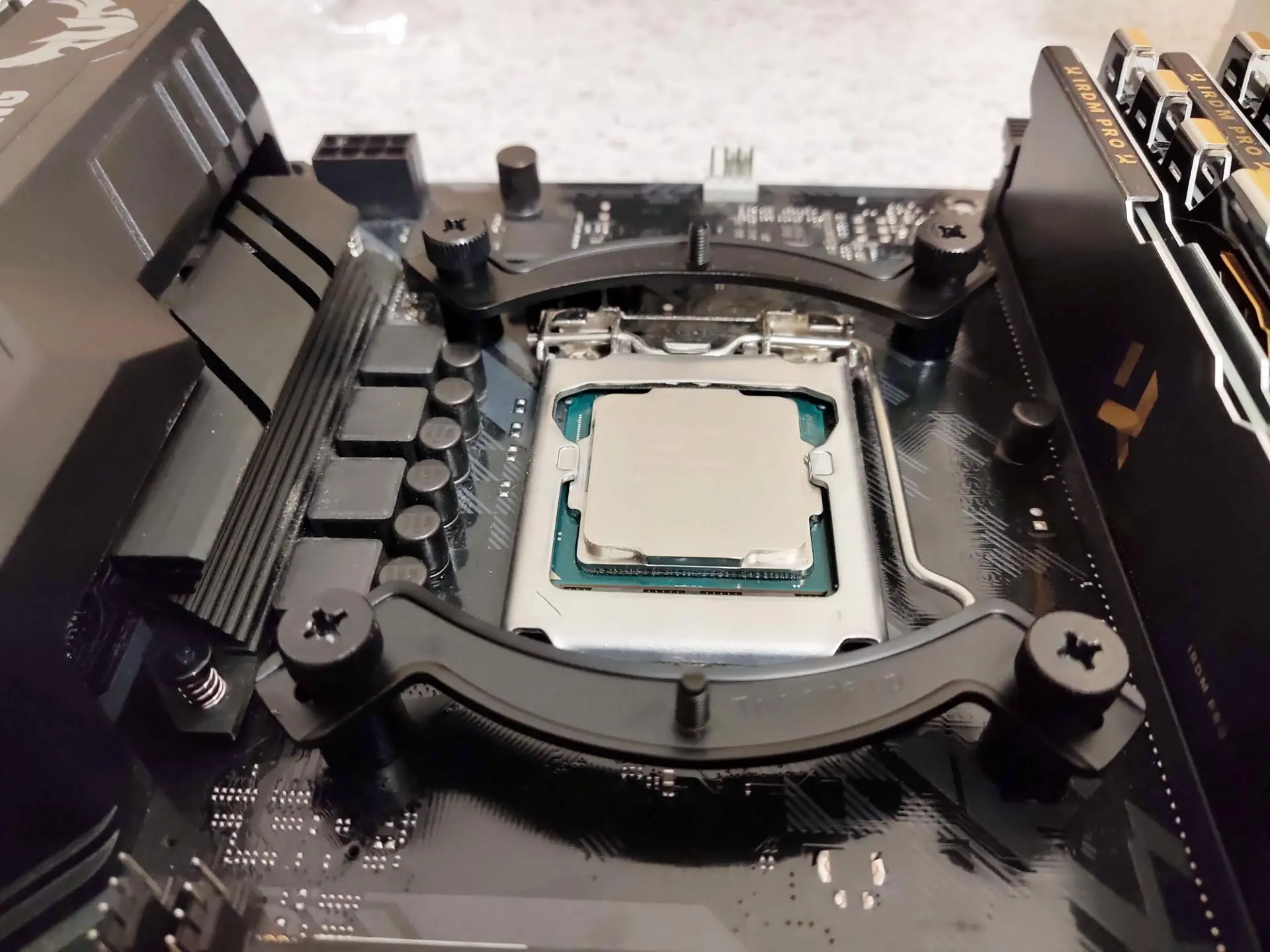 Сможет ли Intel Core i5-9600KF работать с отключённым кулером