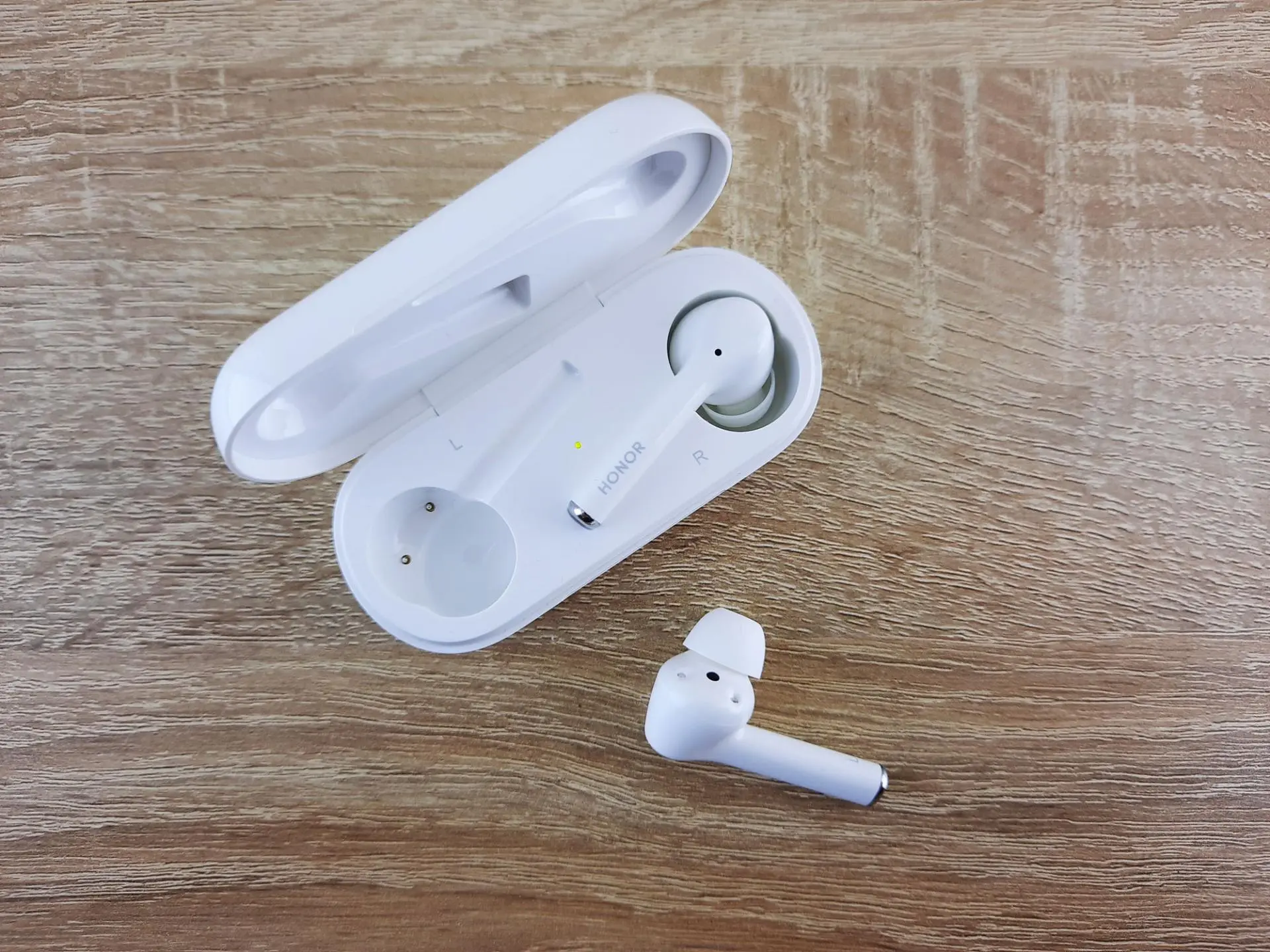 Тест-драйв наушников Honor Magic Earbuds (WAL-AT020)
