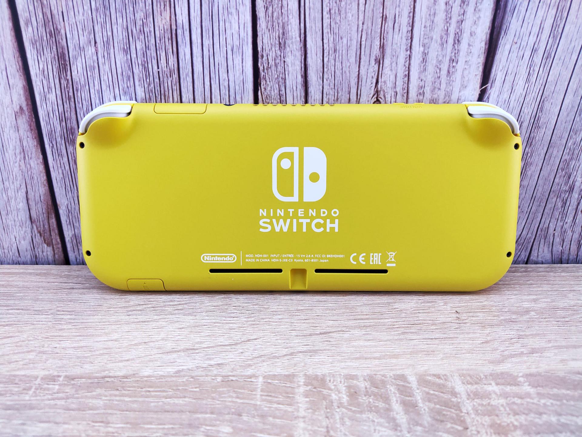 Обзор портативной игровой приставки Nintendo Switch Lite