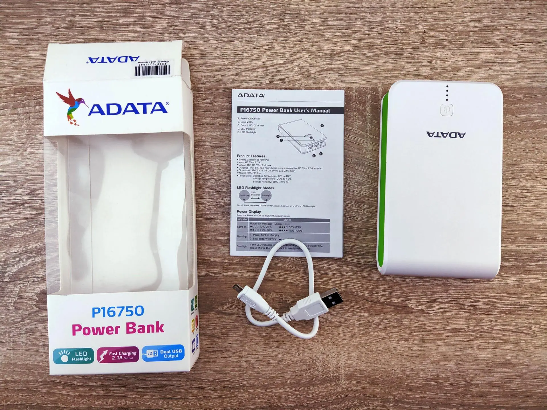 Обзор внешнего аккумулятора ADATA P16750 с фонариком