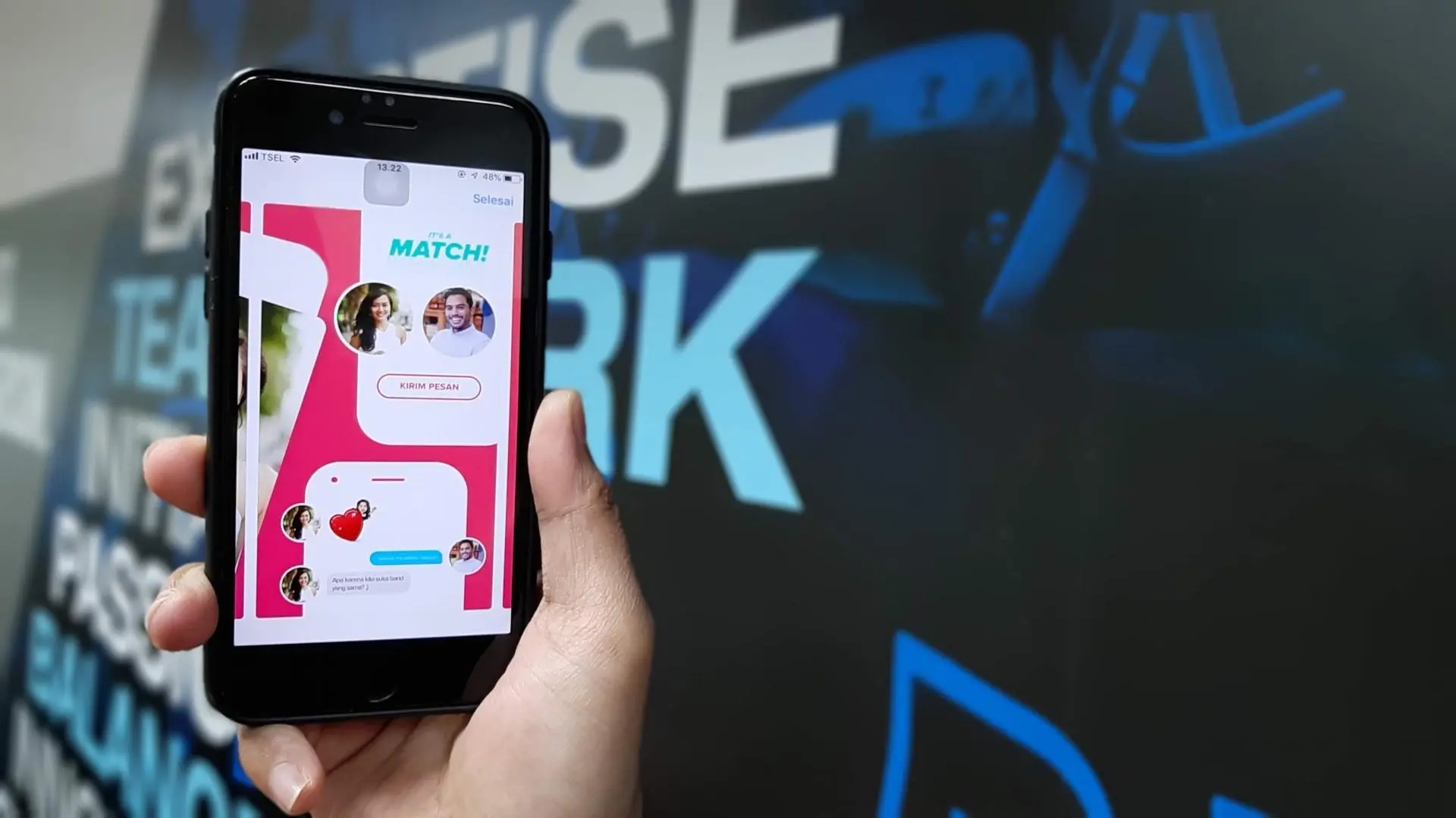 Отдаём промо-коды Tinder Plus от Huawei