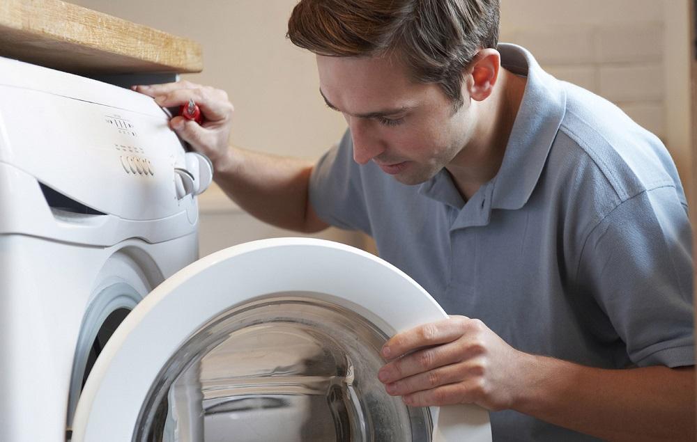 Причины появления воды в барабане стиральной машины