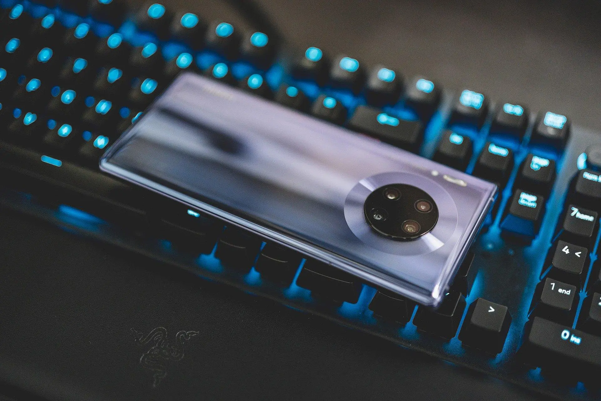 Список моделей Honor и Huawei, что получат EMUI 3.0 в марте