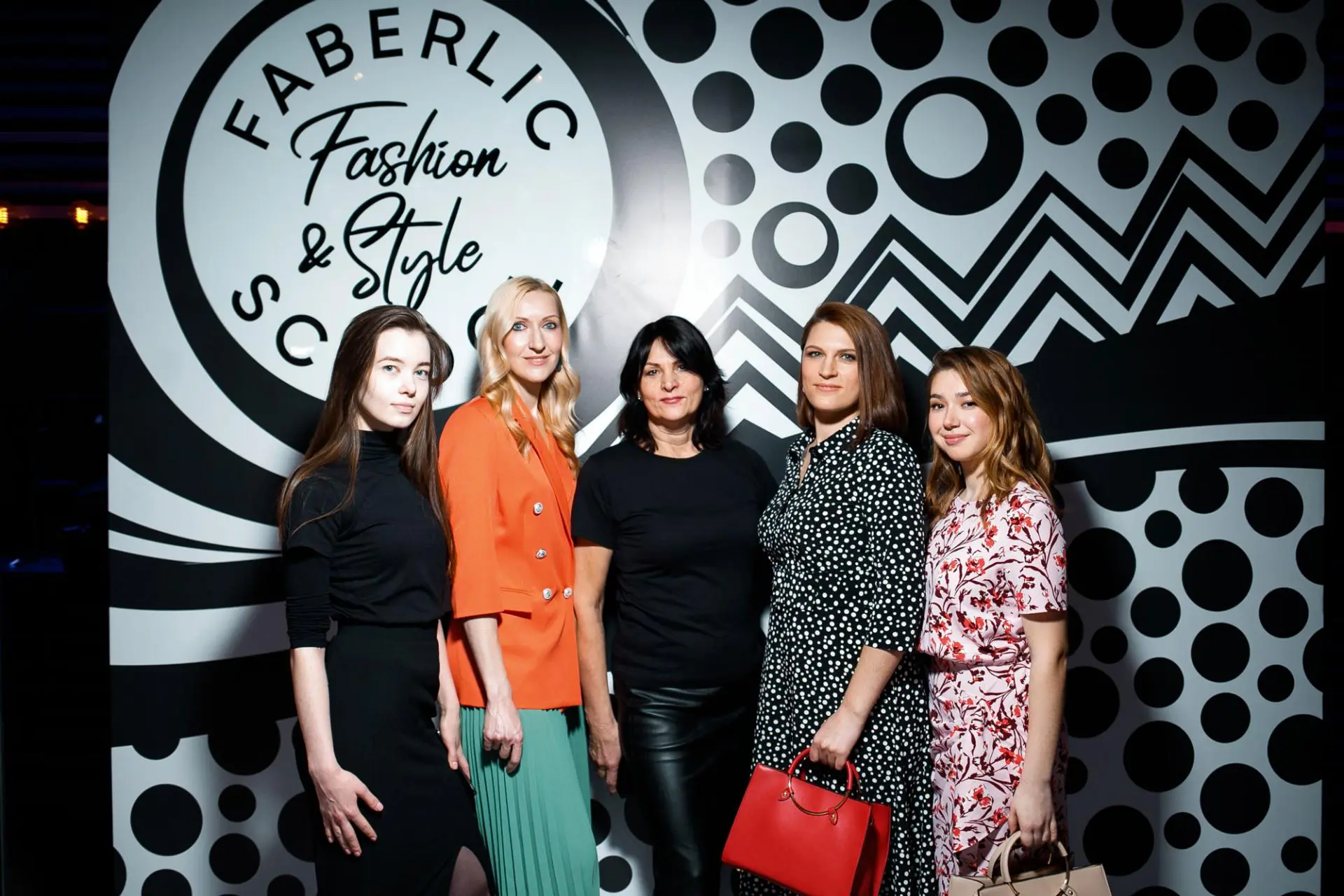 Трендовые Glamour, Romantic, Minimalism, а также Faberlic Men в новом сезоне весна/лето 2020 от Faberlic