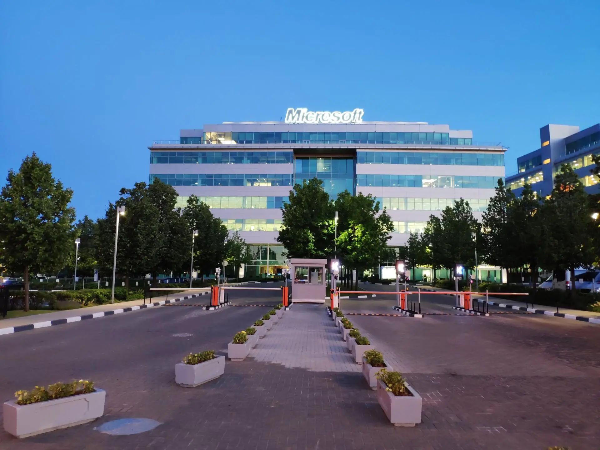 Microsoft запланировала долгий карантин — до октября
