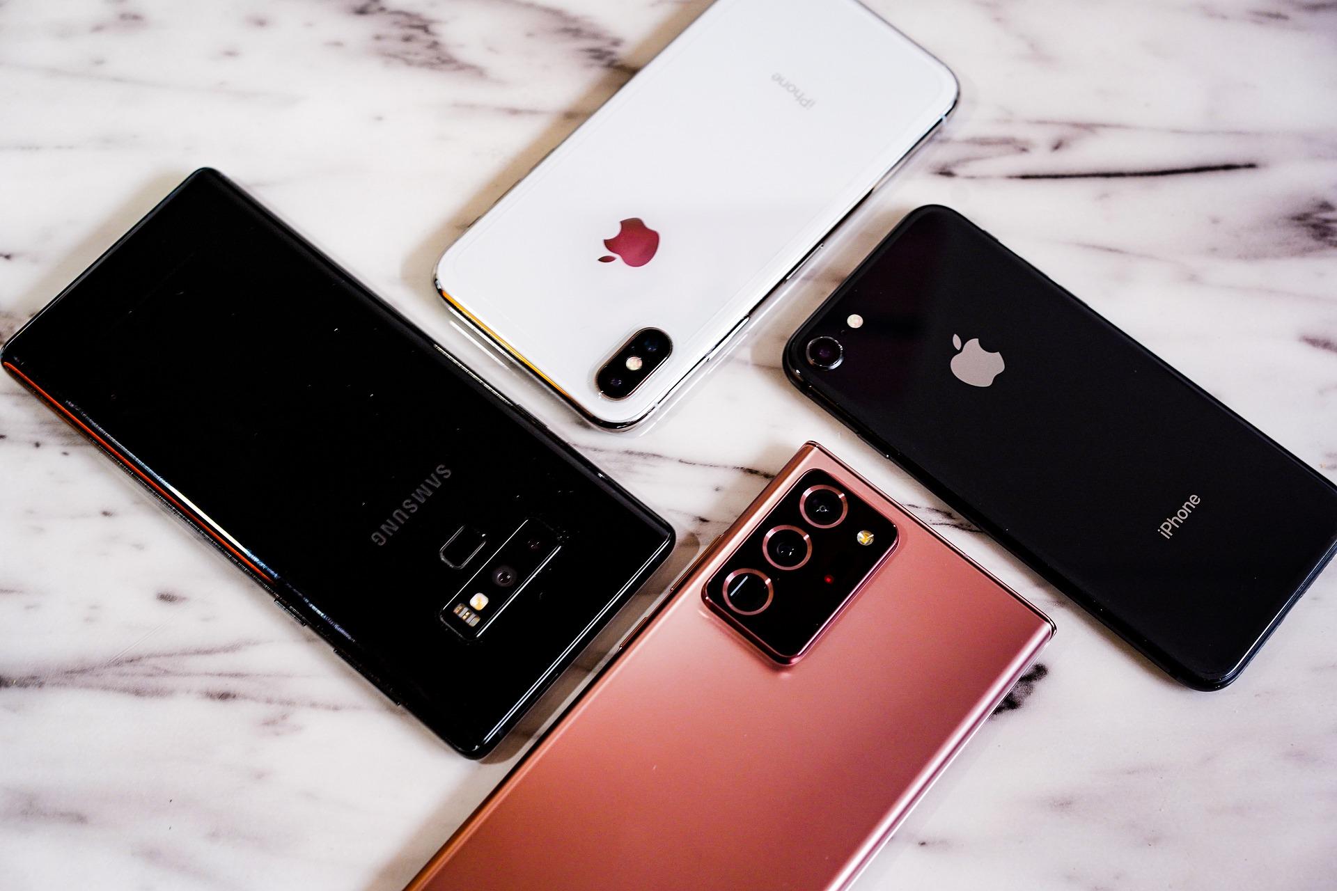 Связной назвал 3 самых популярных смартфона лета 2020