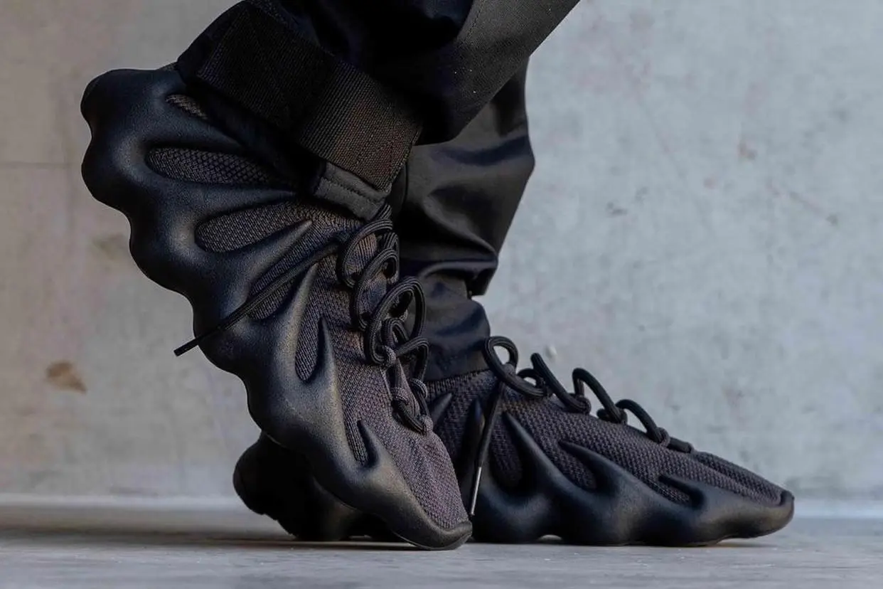 Первые фото необычных Adidas YEEZY 450 Dark Slate