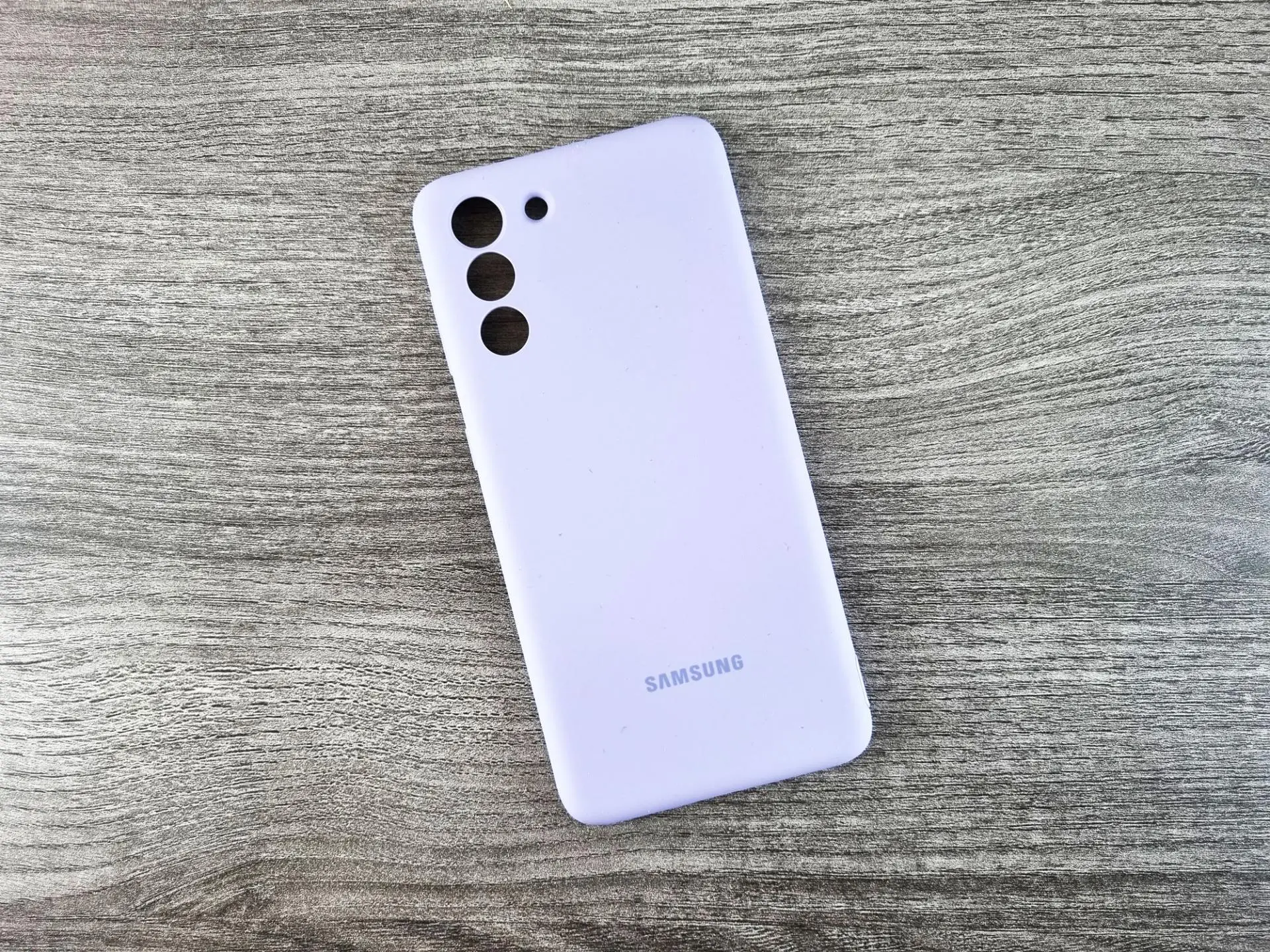 Samsung может запартнёрится с производителем оптики для камер своих смартфонов