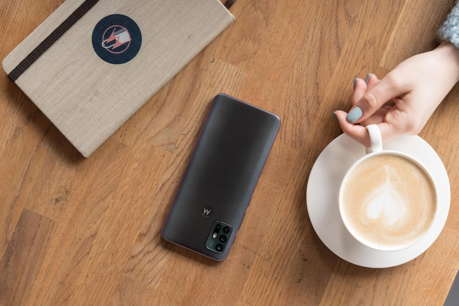 Moto G30 начал продаваться в России