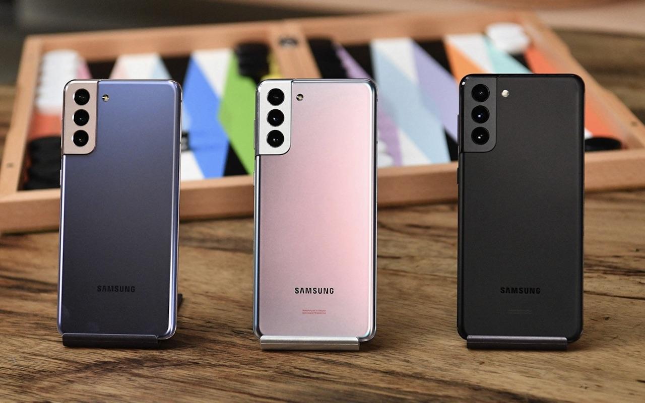 Samsung Galaxy S22 могут уменьшить аккумулятор