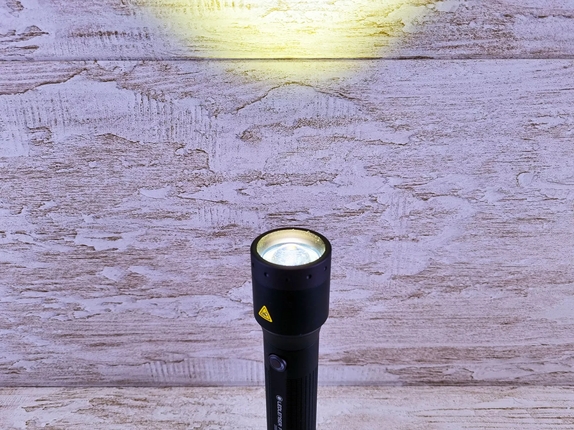 Тест-драйв ручного фонаря LED LENSER P7R Core