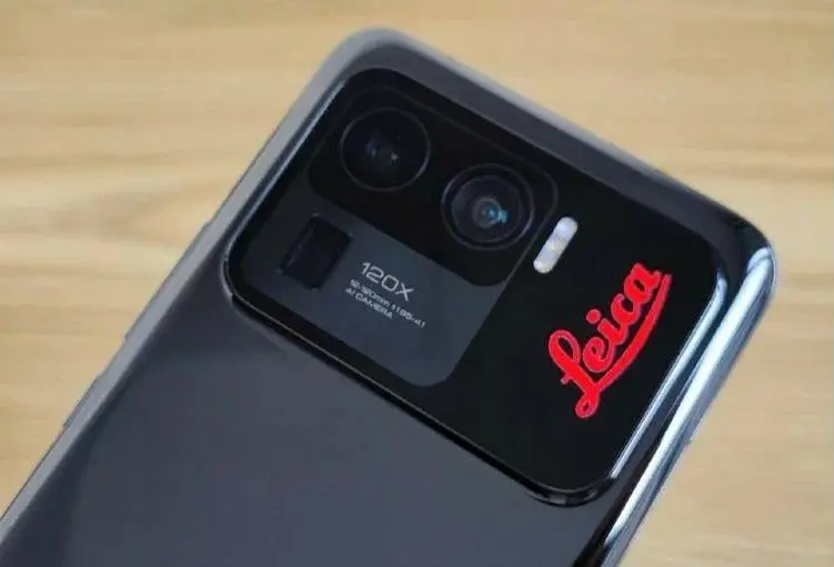 В новых смартфонах Xiaomi не будет подэкранной камеры