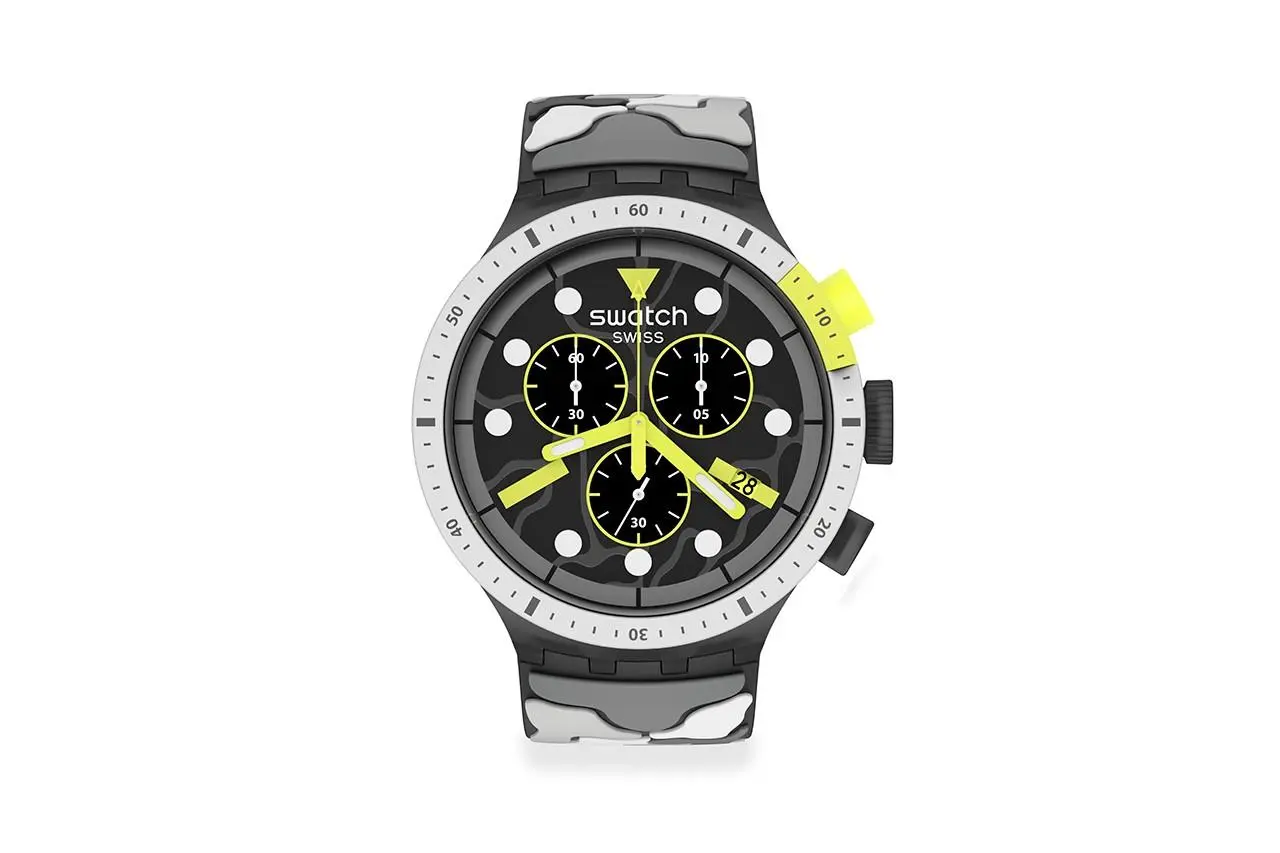 Swatch показала недорогой хронограф в 4 расцветках