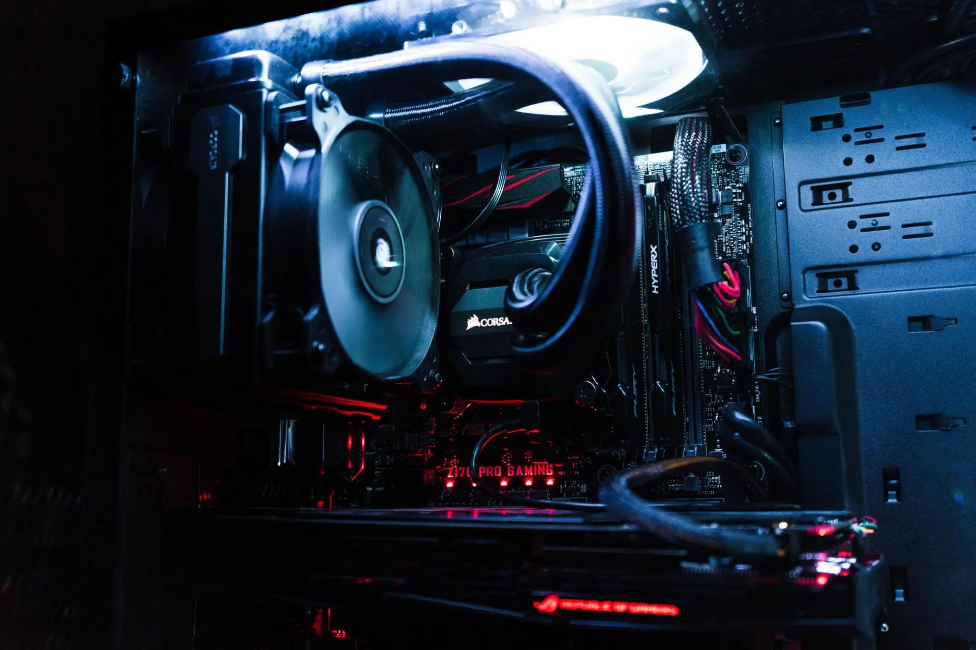 bq quiet! тоже говорит о несовместимостях с материнскими платами ASUS, MSI, Gigabyte