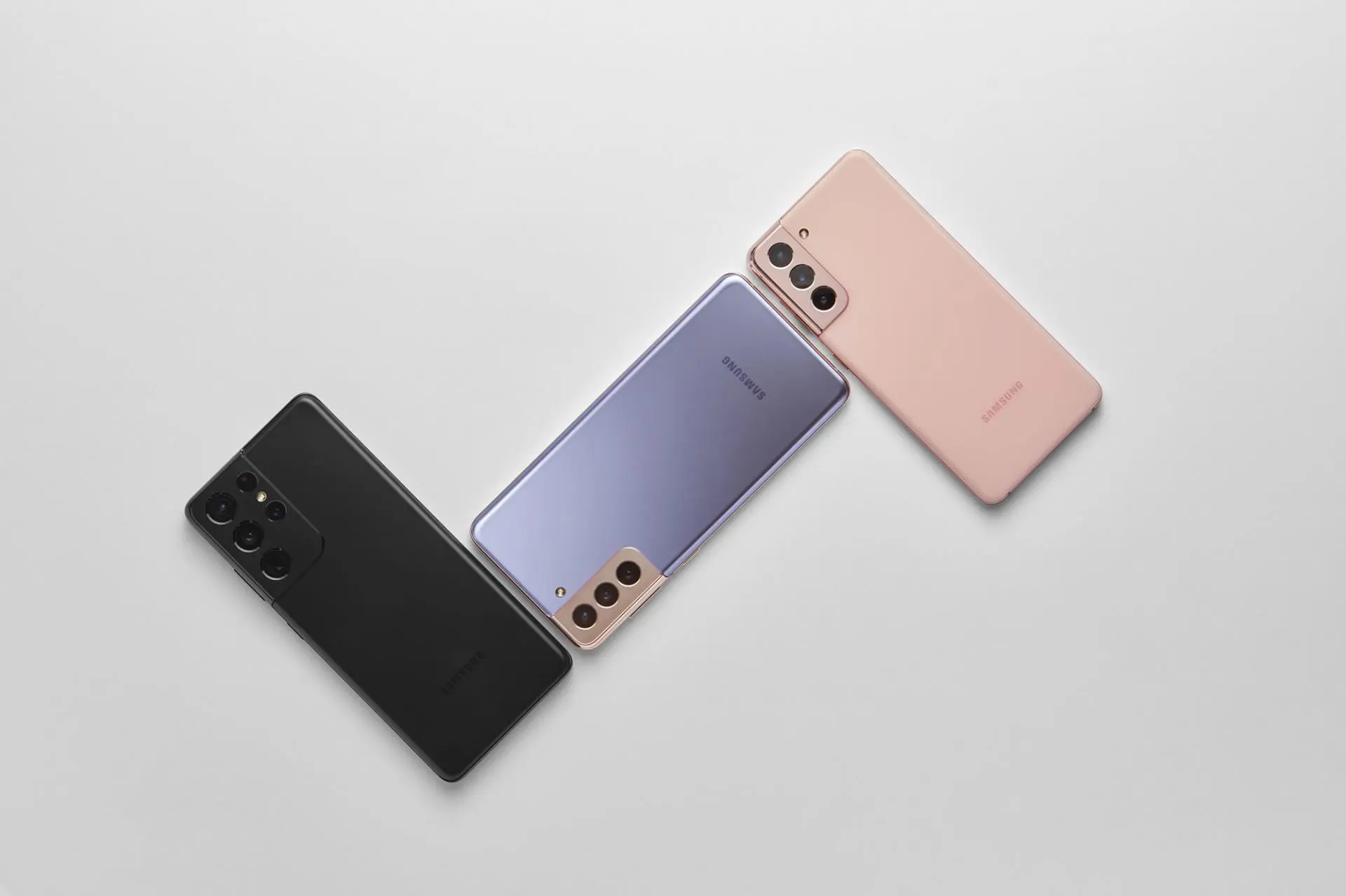 Рэпер Rakhim снял клип на Samsung Galaxy S21 Ultra