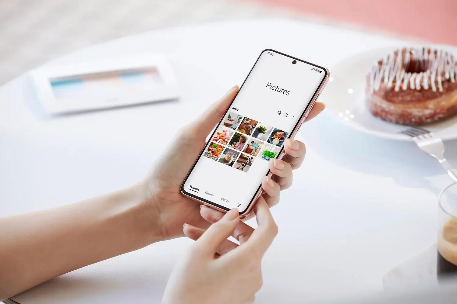 Samsung пробует совсем истребить рамки у экранов